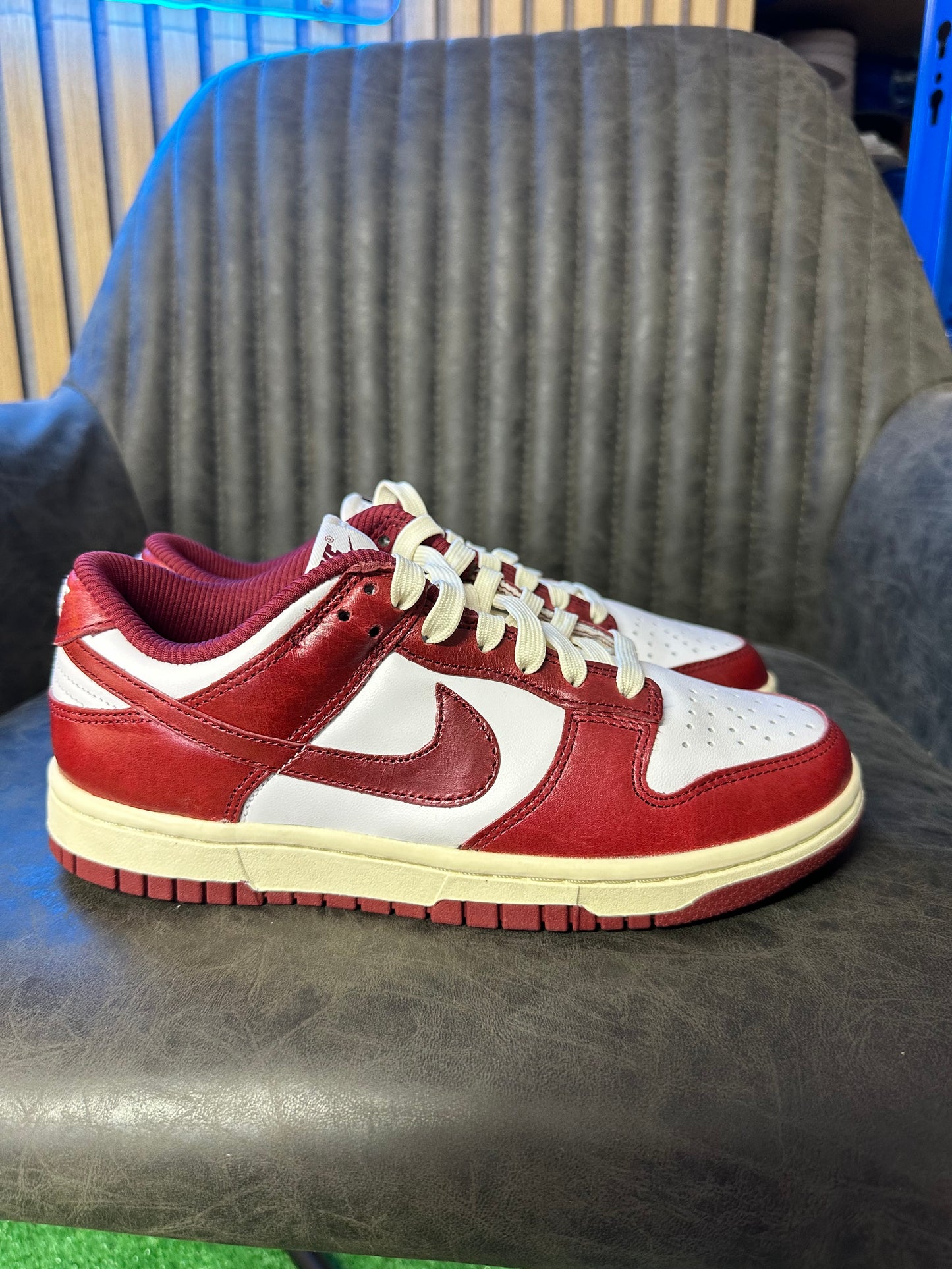 DUNK LOW TEAM RED VINTAGE