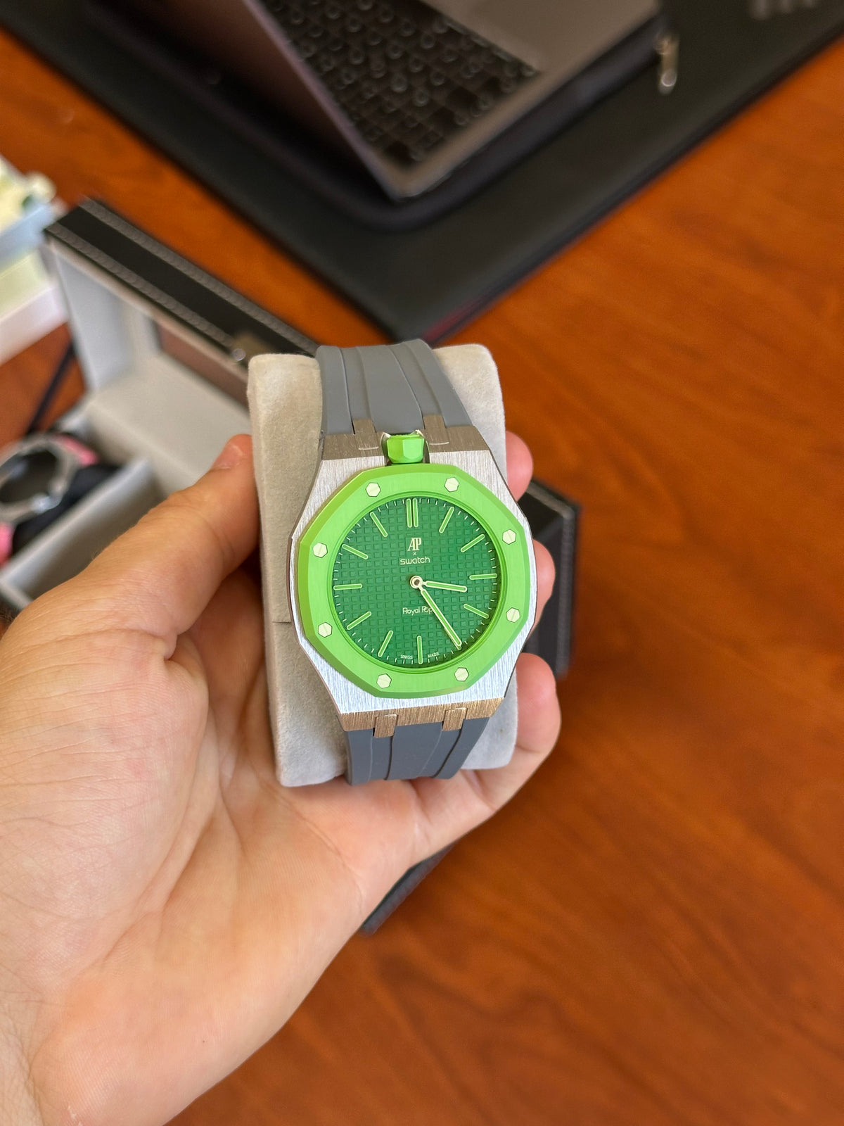 SWATCH X AUDEMARS GREEN EIGHT