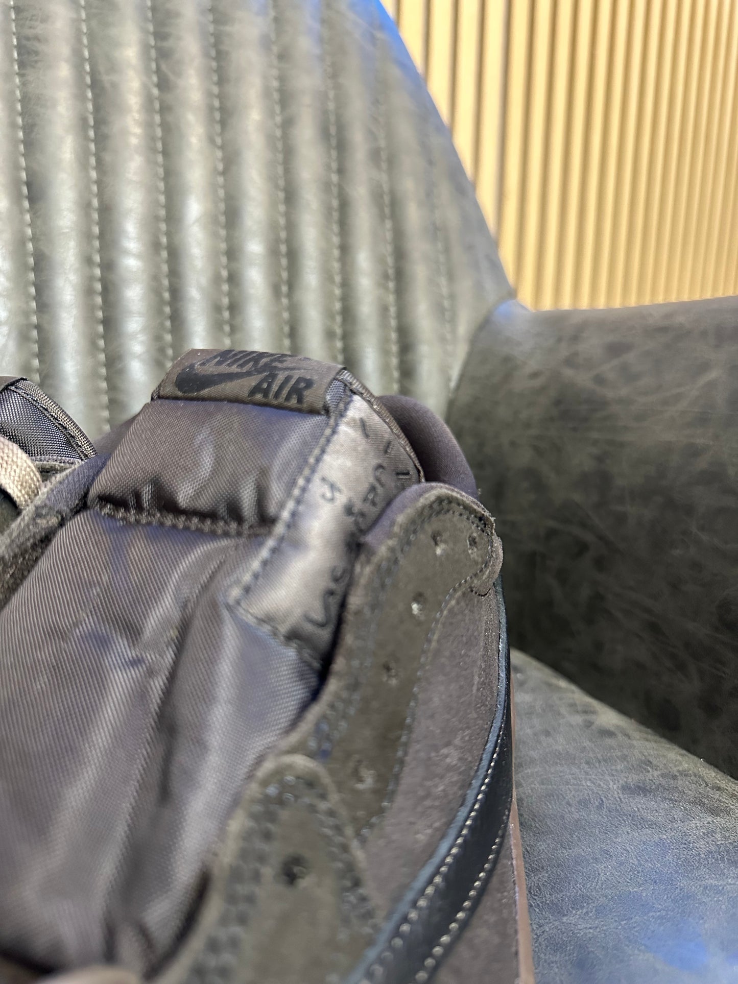 Jordan 1 low travis scott velvet brown