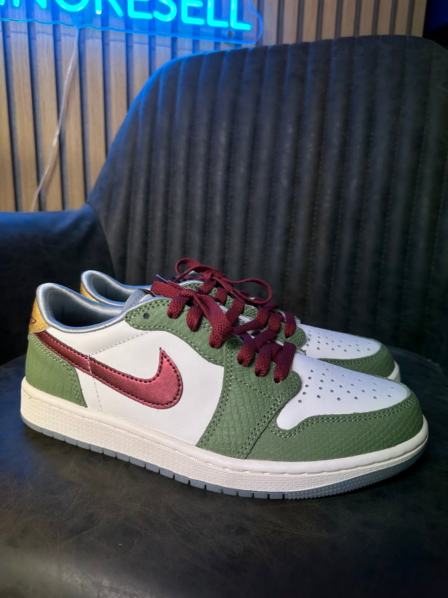 JORDAN 1 LOW YEAR OF THE DRAGON