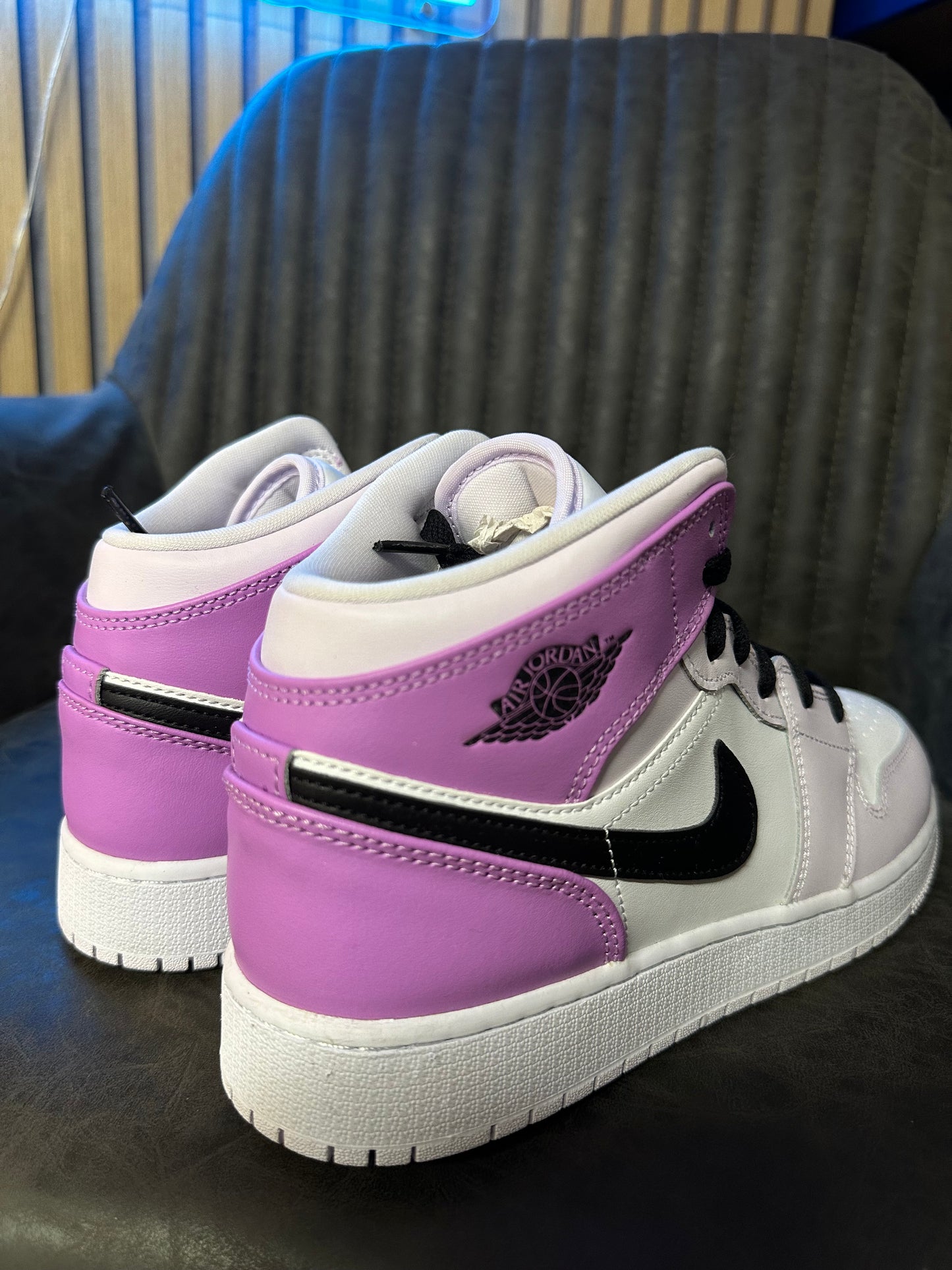 JORDAN 1 MID GRAPE