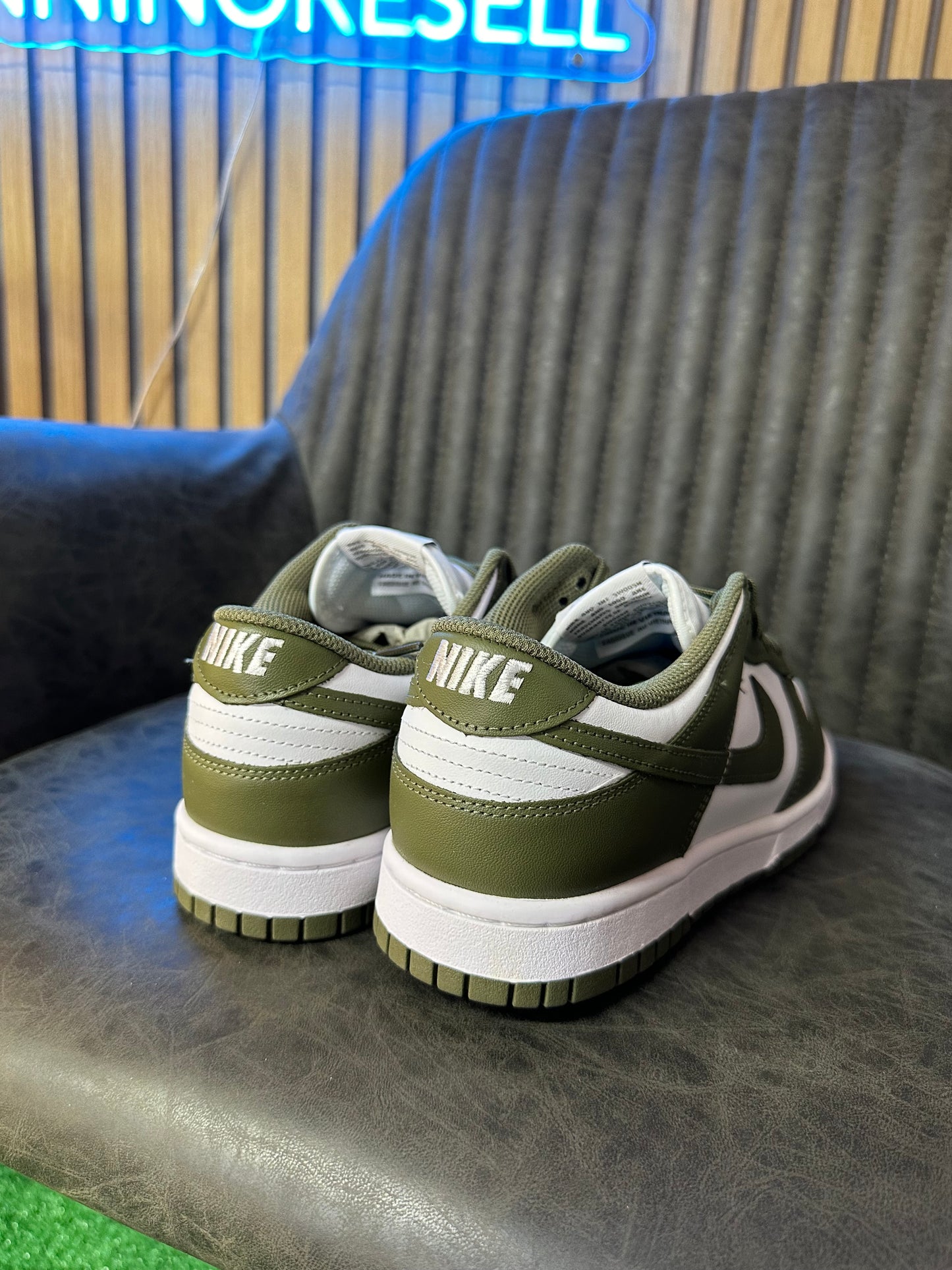 DUNK LOW OLIVE