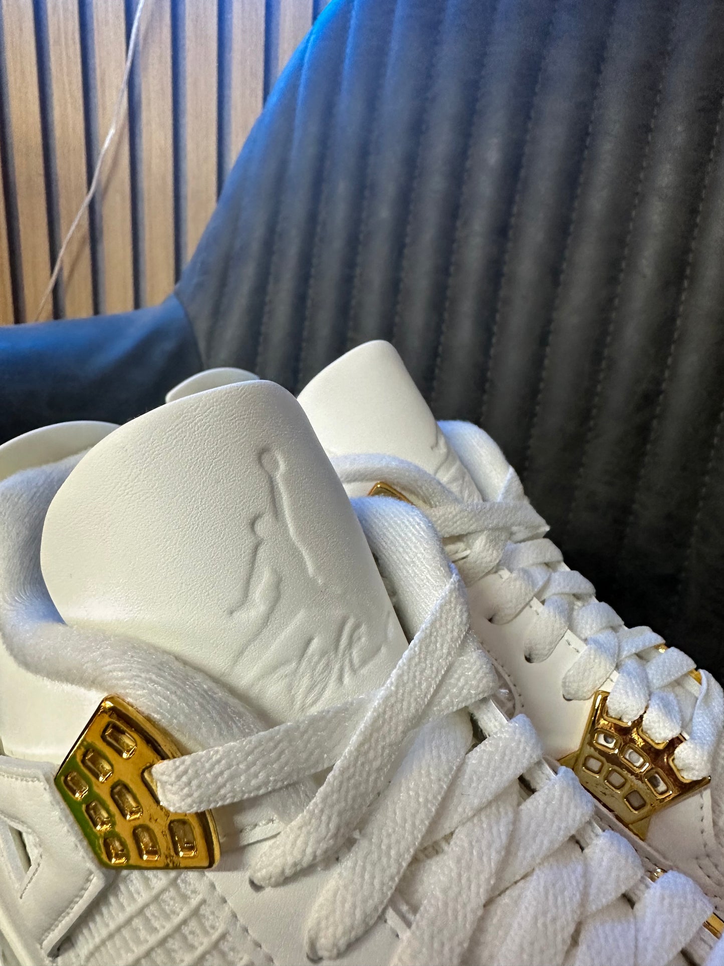 JORDAN 4 METALLIC GOLD