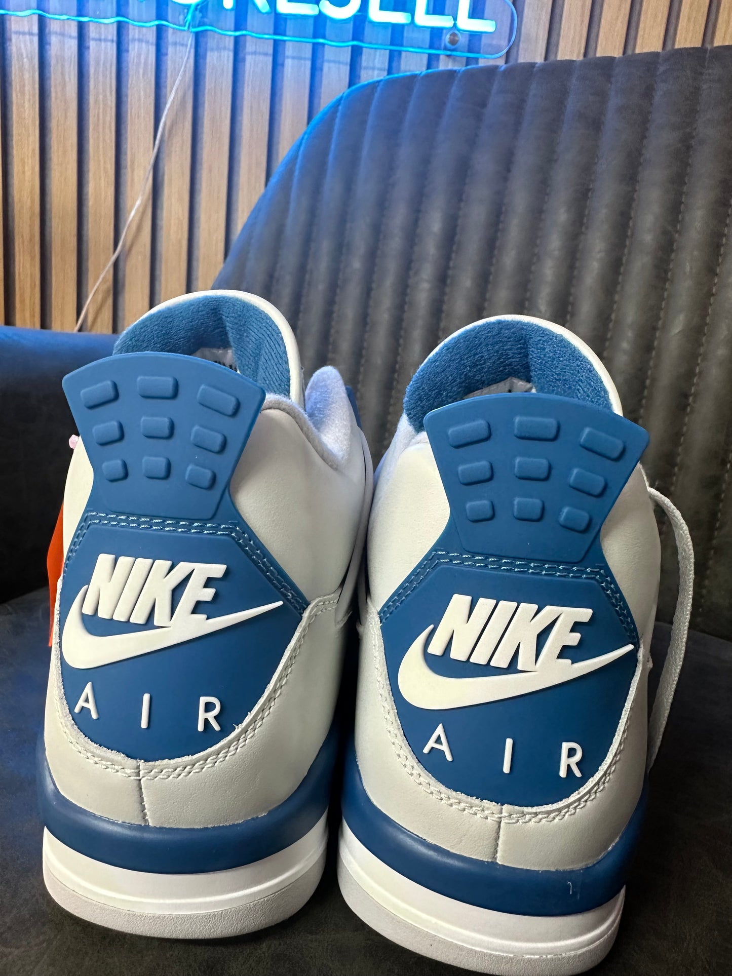 JORDAN 4 MILITARY BLUE