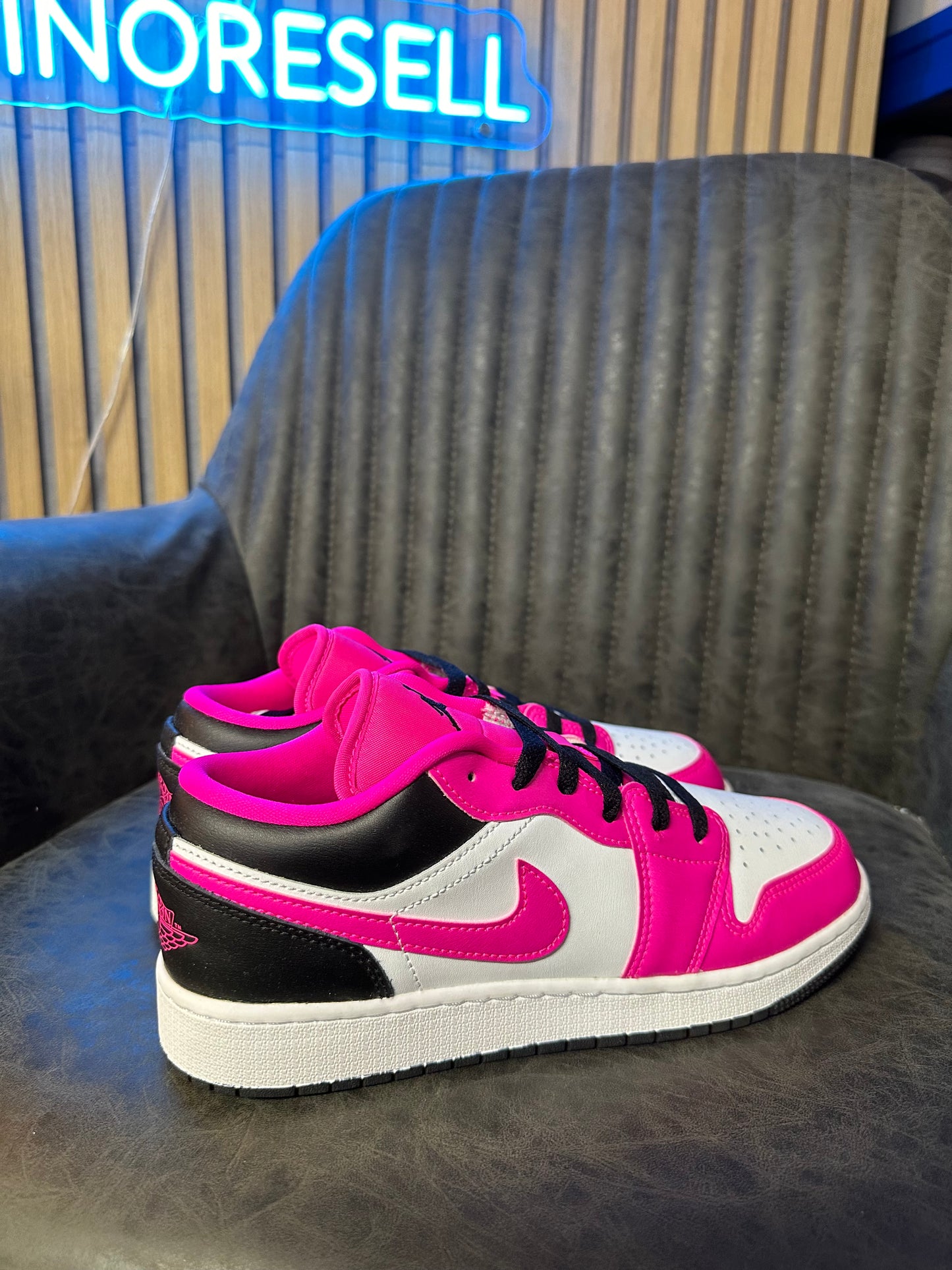 JORDAN 1 LOW FIRCE PINK