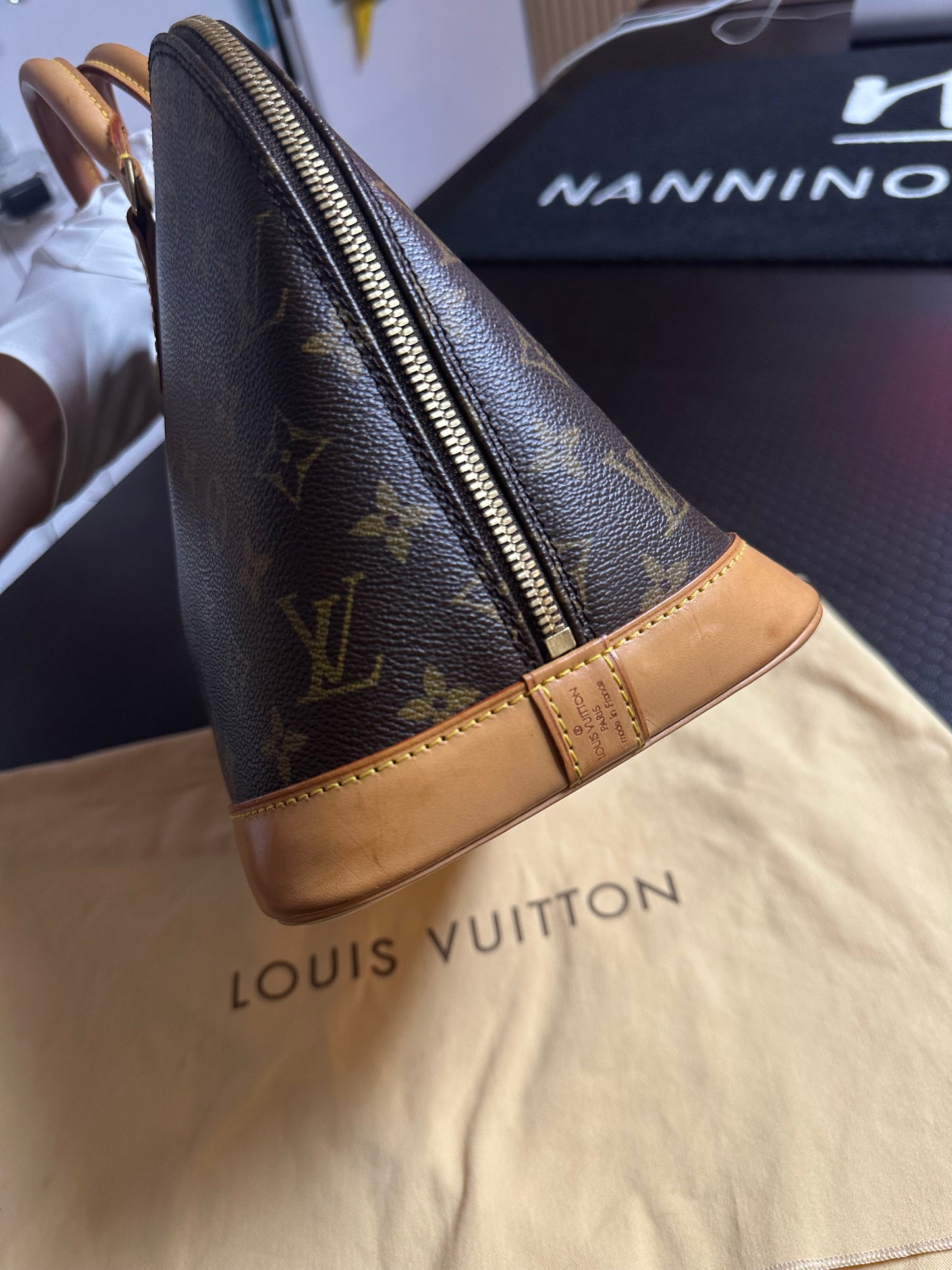 Louis Vuitton alma pm