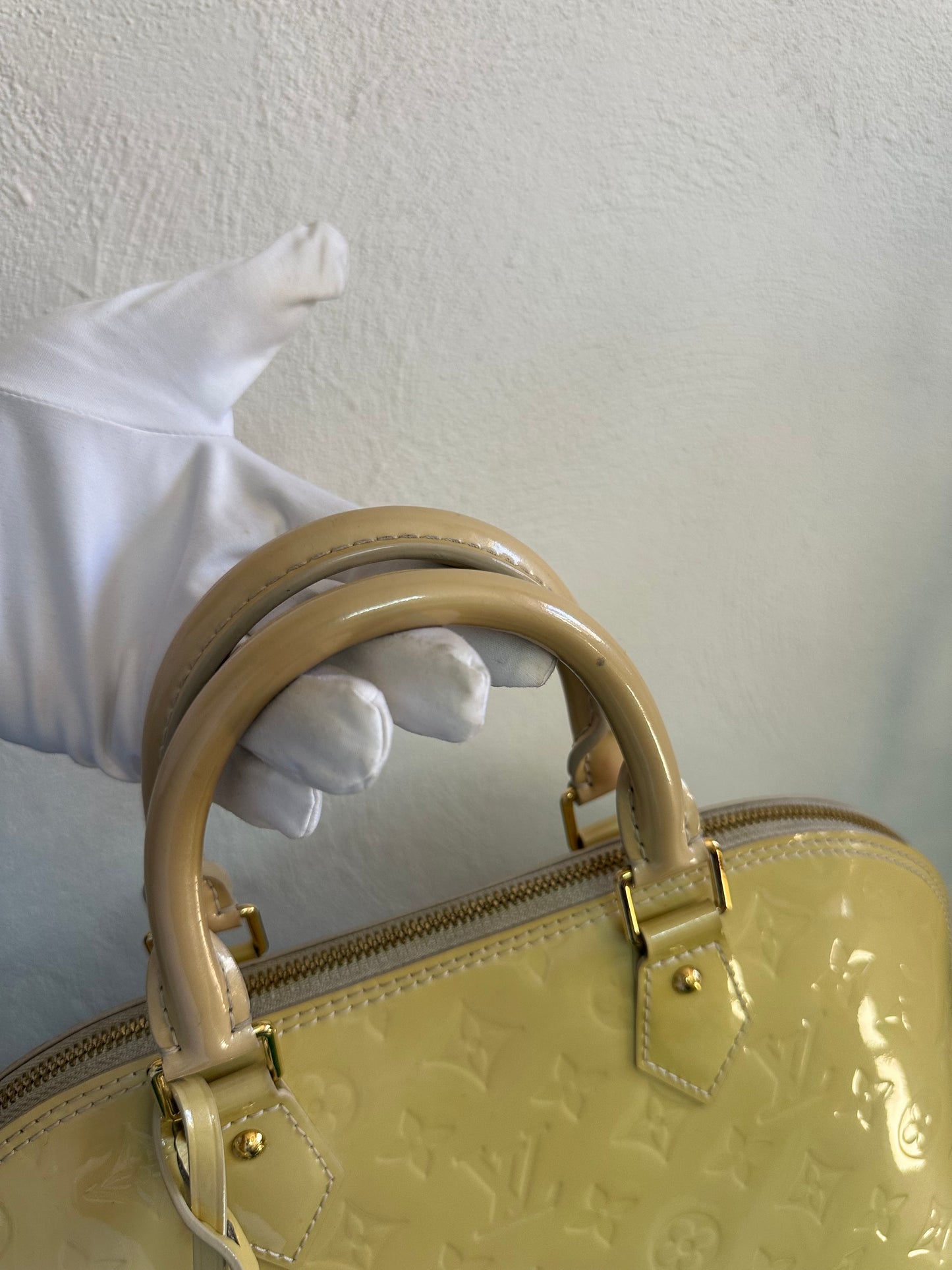 LOUIS VUITTON ALMA PM VERNIS GIALLA