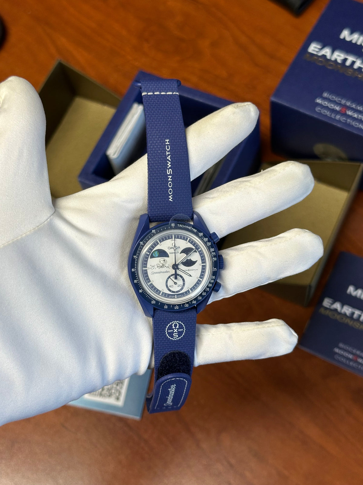 Swatch x Omega mission to earthphase moonshine gold snoopy
