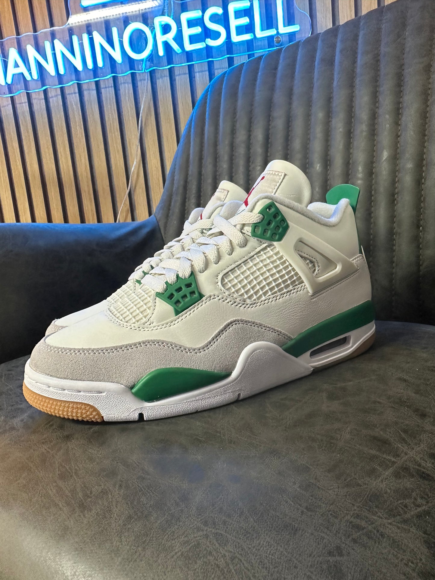 JORDAN 4 SB PINE GREEN