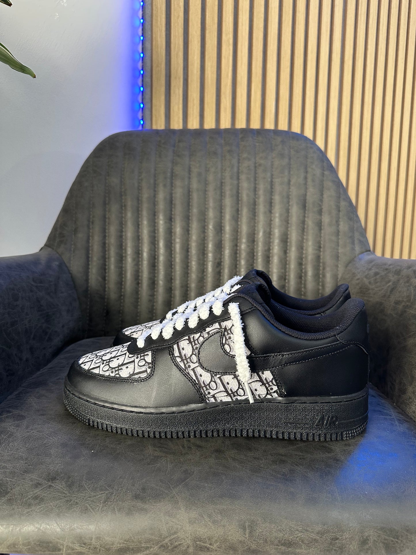 AIR FORCE BLACK CUSTOM PATTERN DIOR