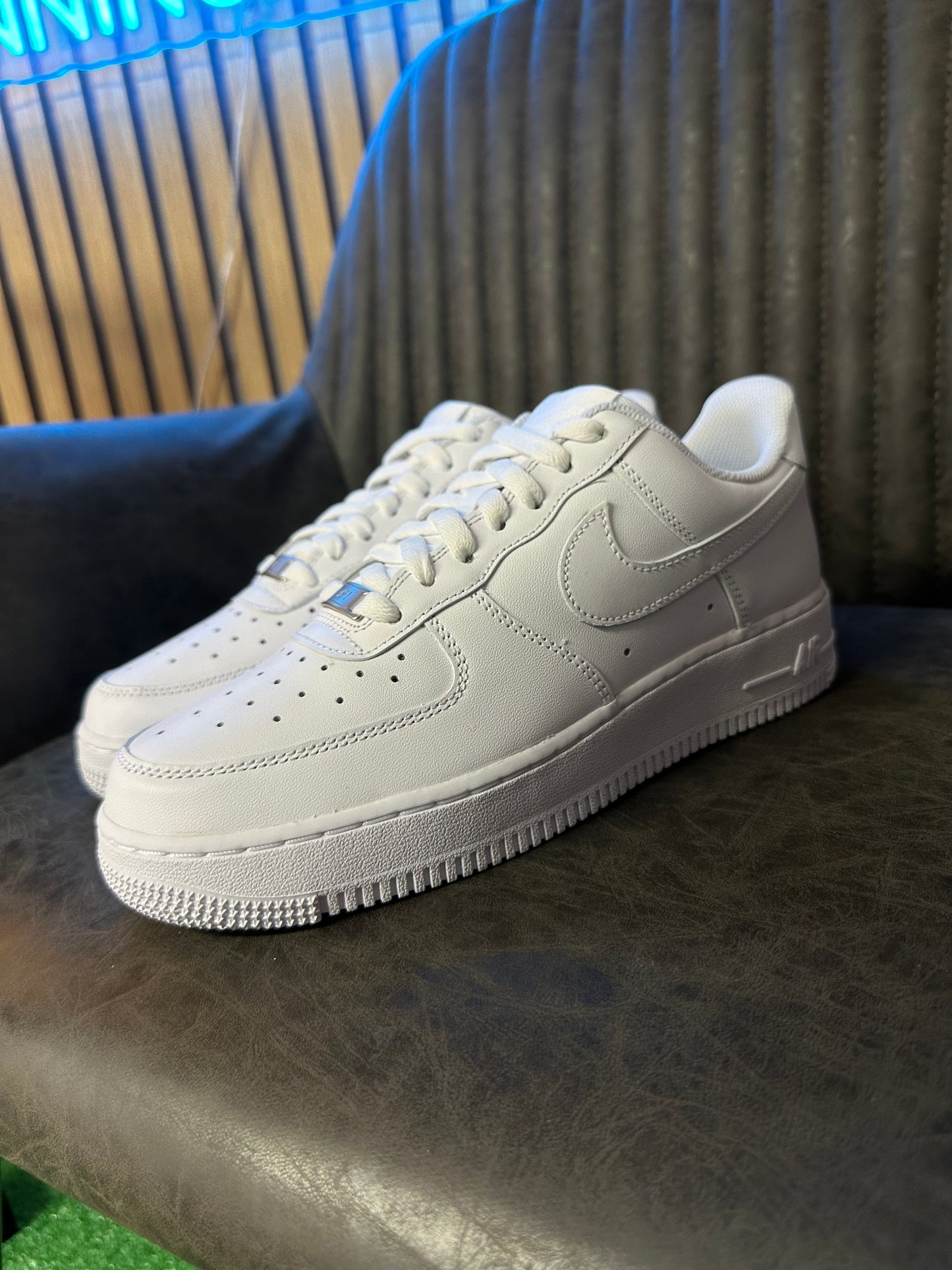 NIKE AIR FORCE 1 WHITE