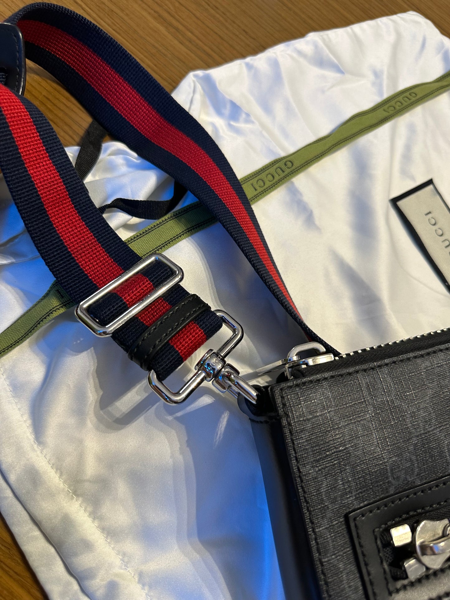 TRACOLLA GUCCI MESSENGER GG SUPREME SMALL