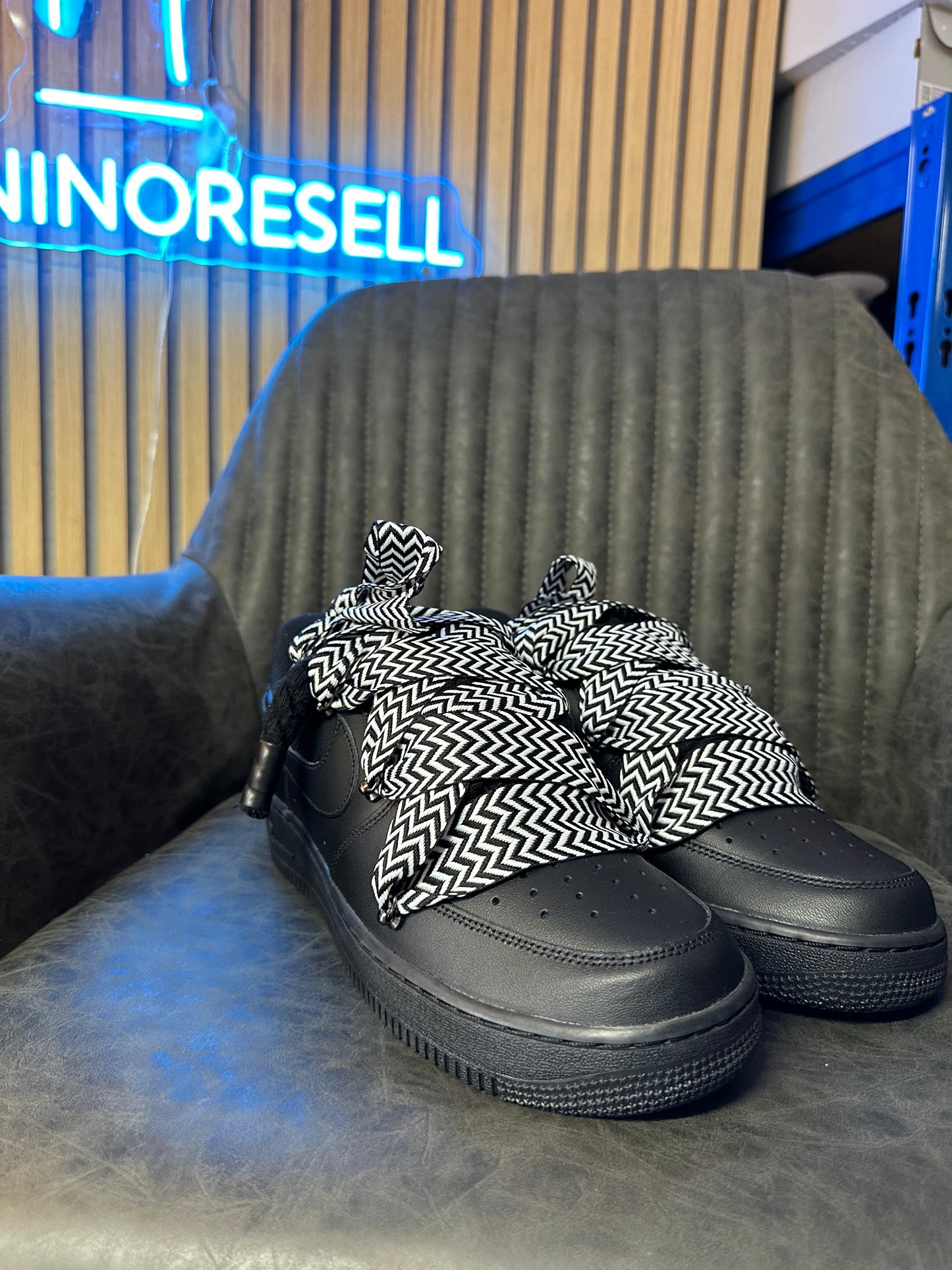 AIR FORCE BLACK LANVIN