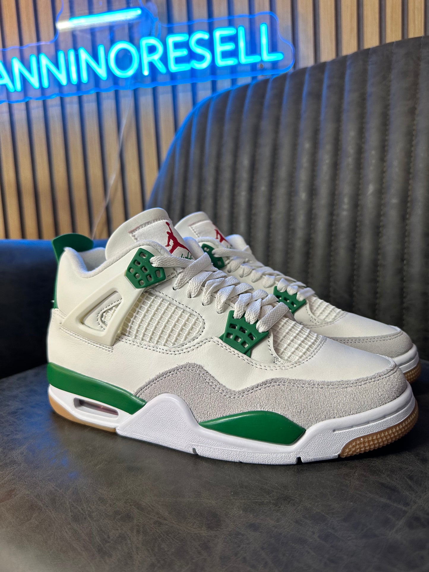 JORDAN 4 SB PINE GREEN