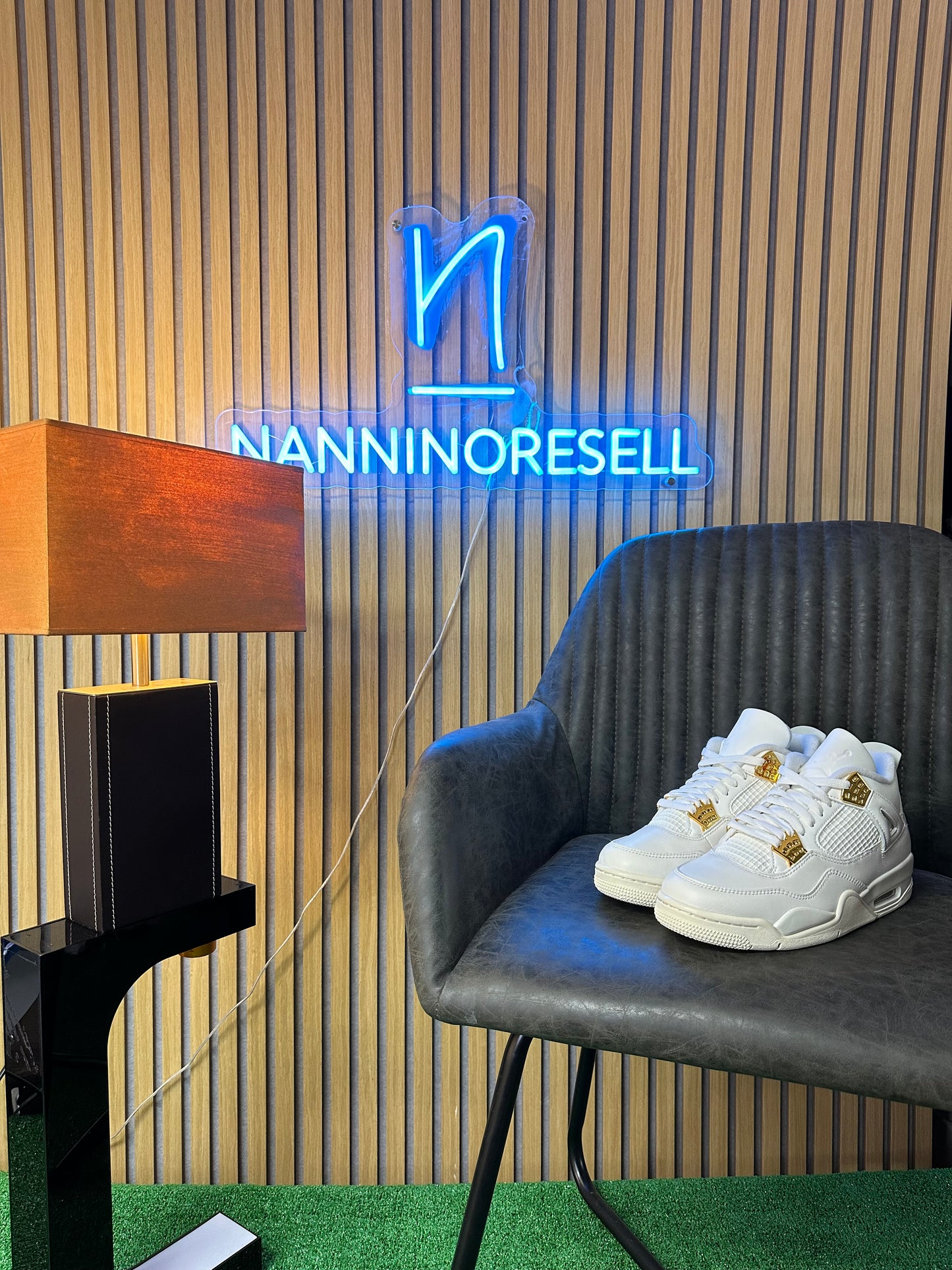 JORDAN 4 METALLIC GOLD