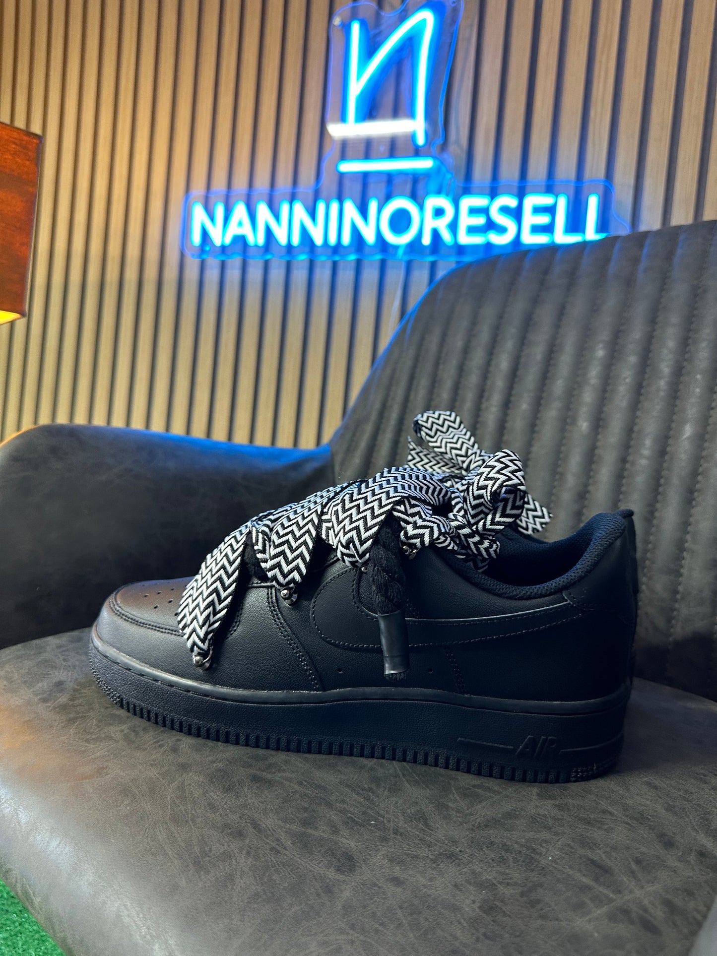 AIR FORCE BLACK LANVIN