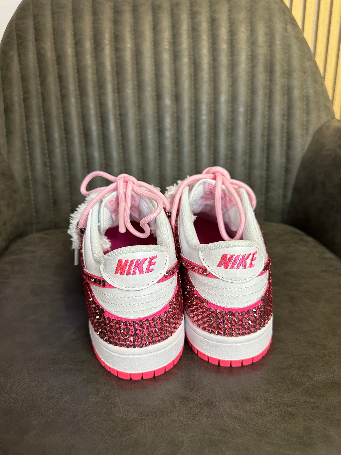 DUNK LOW FUCSIA SWAROSKY + Extra laces pink