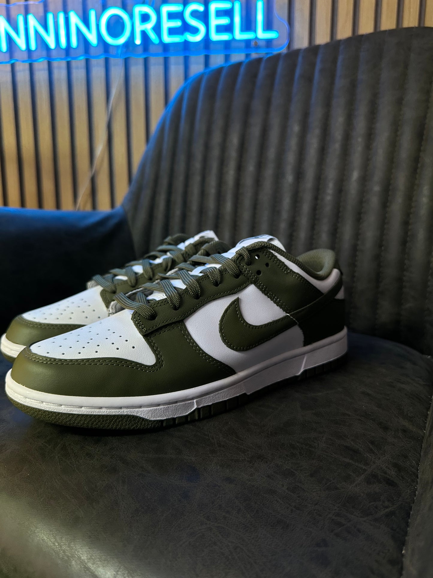 DUNK LOW OLIVE