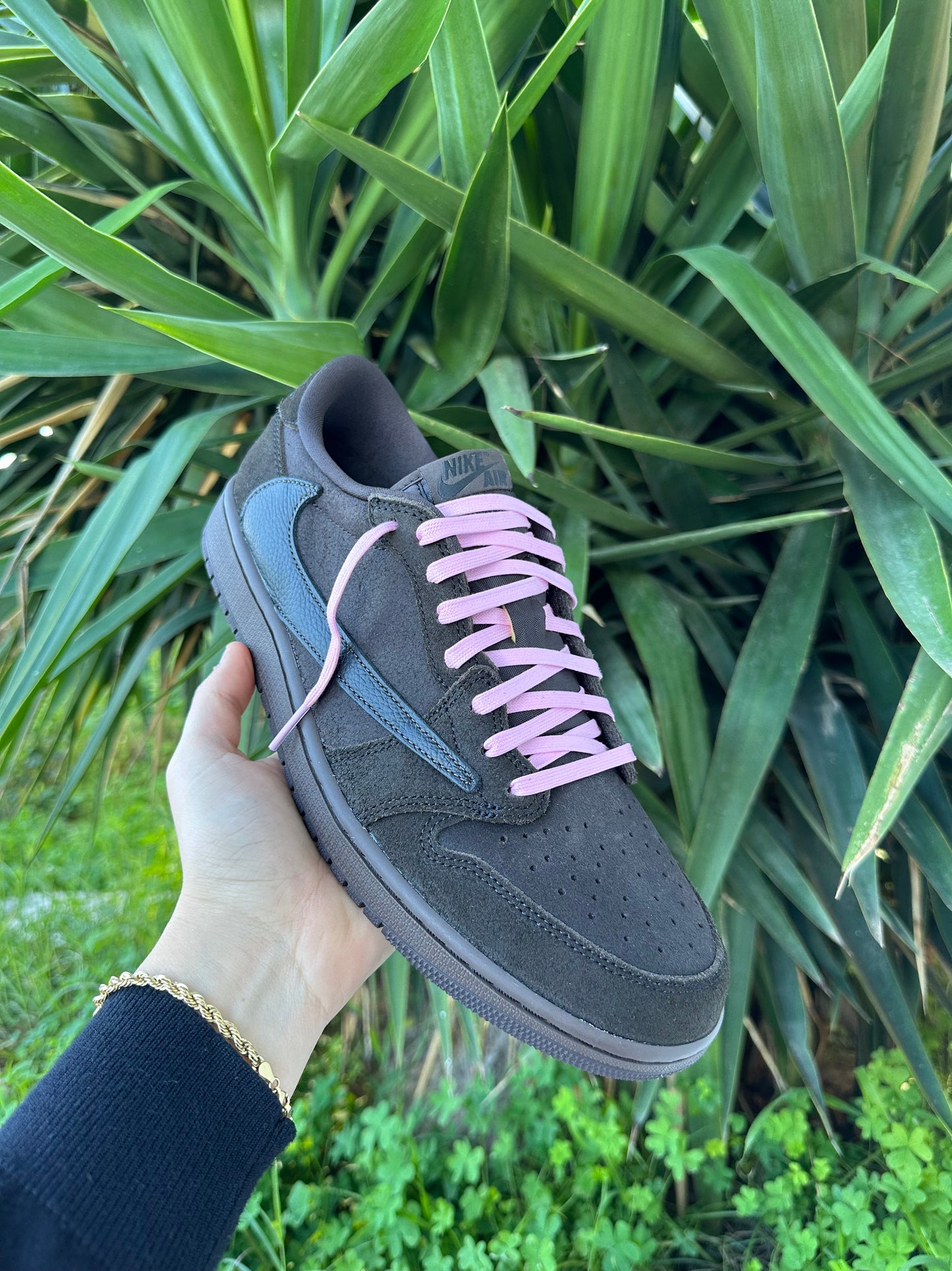 Jordan 1 low travis scott velvet brown