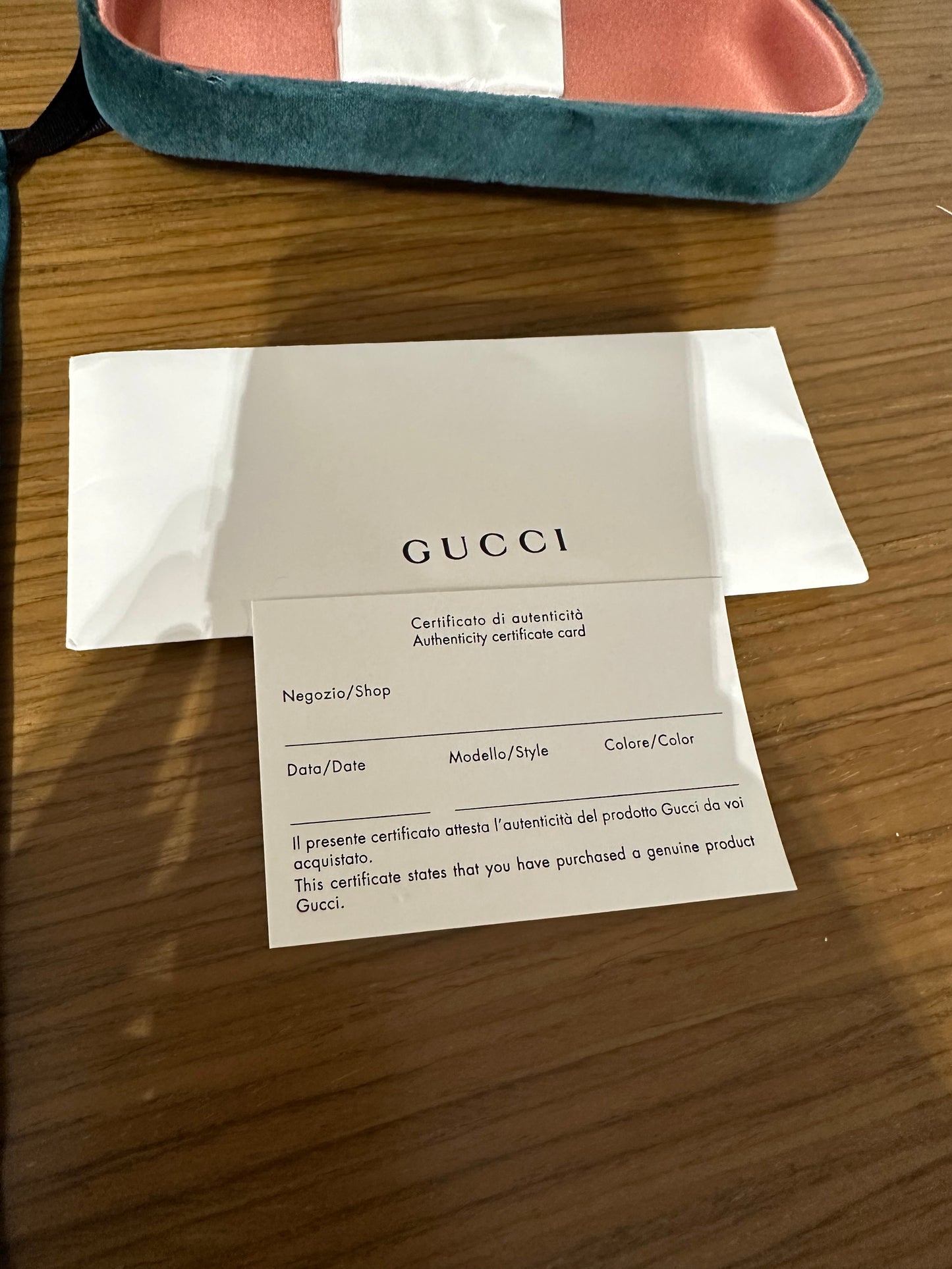 SUNGLASSES GUCCI