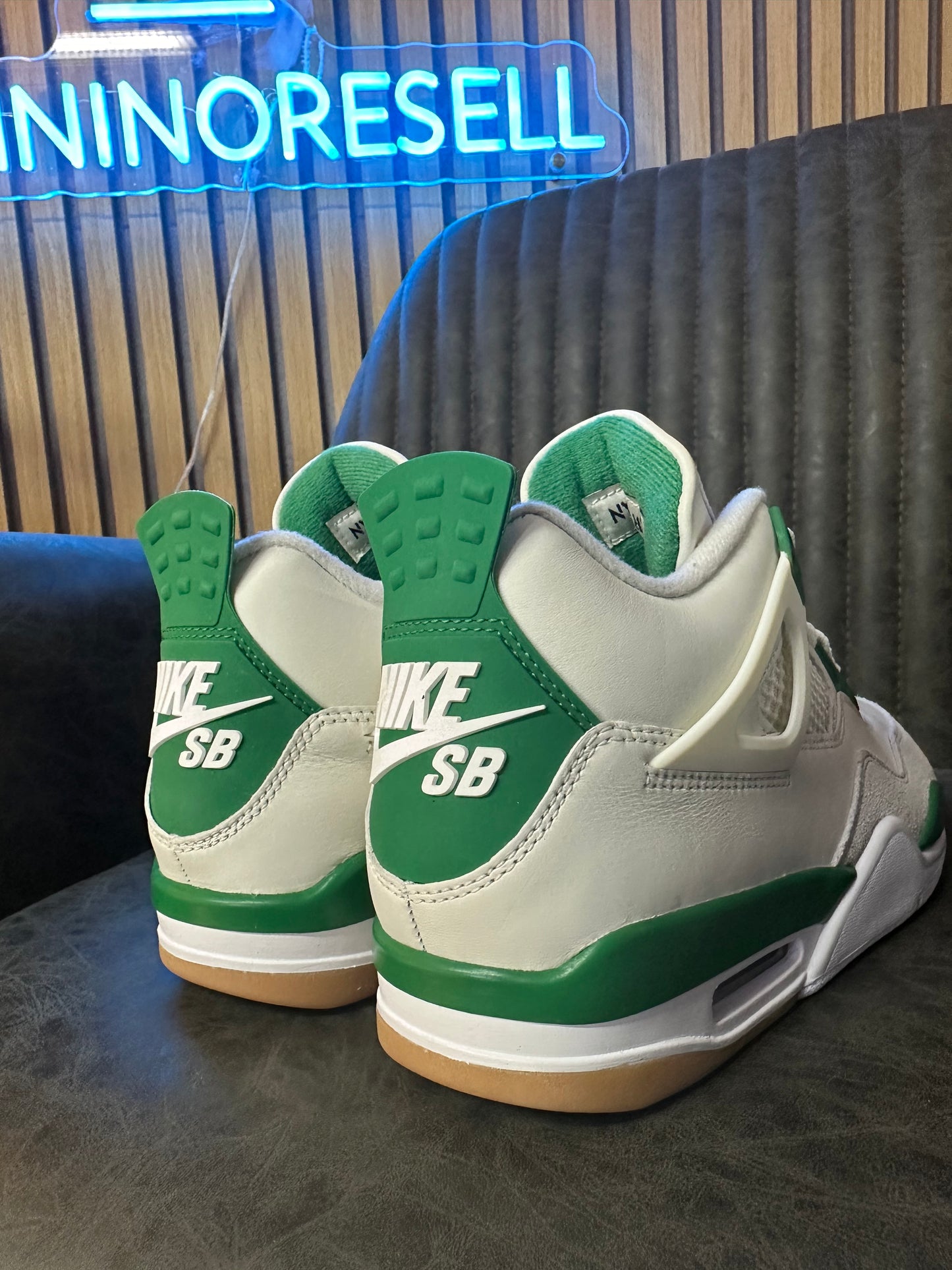 JORDAN 4 SB PINE GREEN