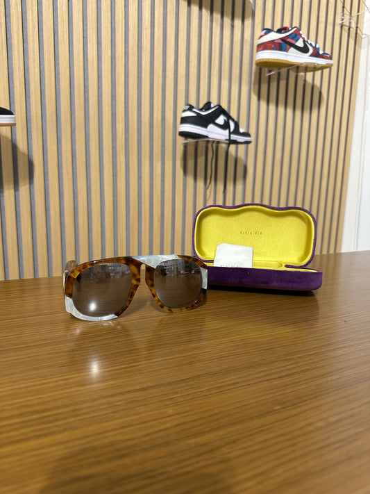 SUNGLASSES GUCCI