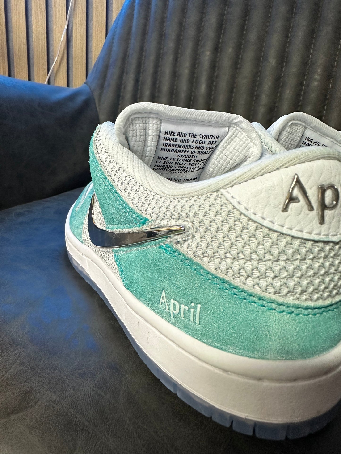 DUNK LOW SB APRIL