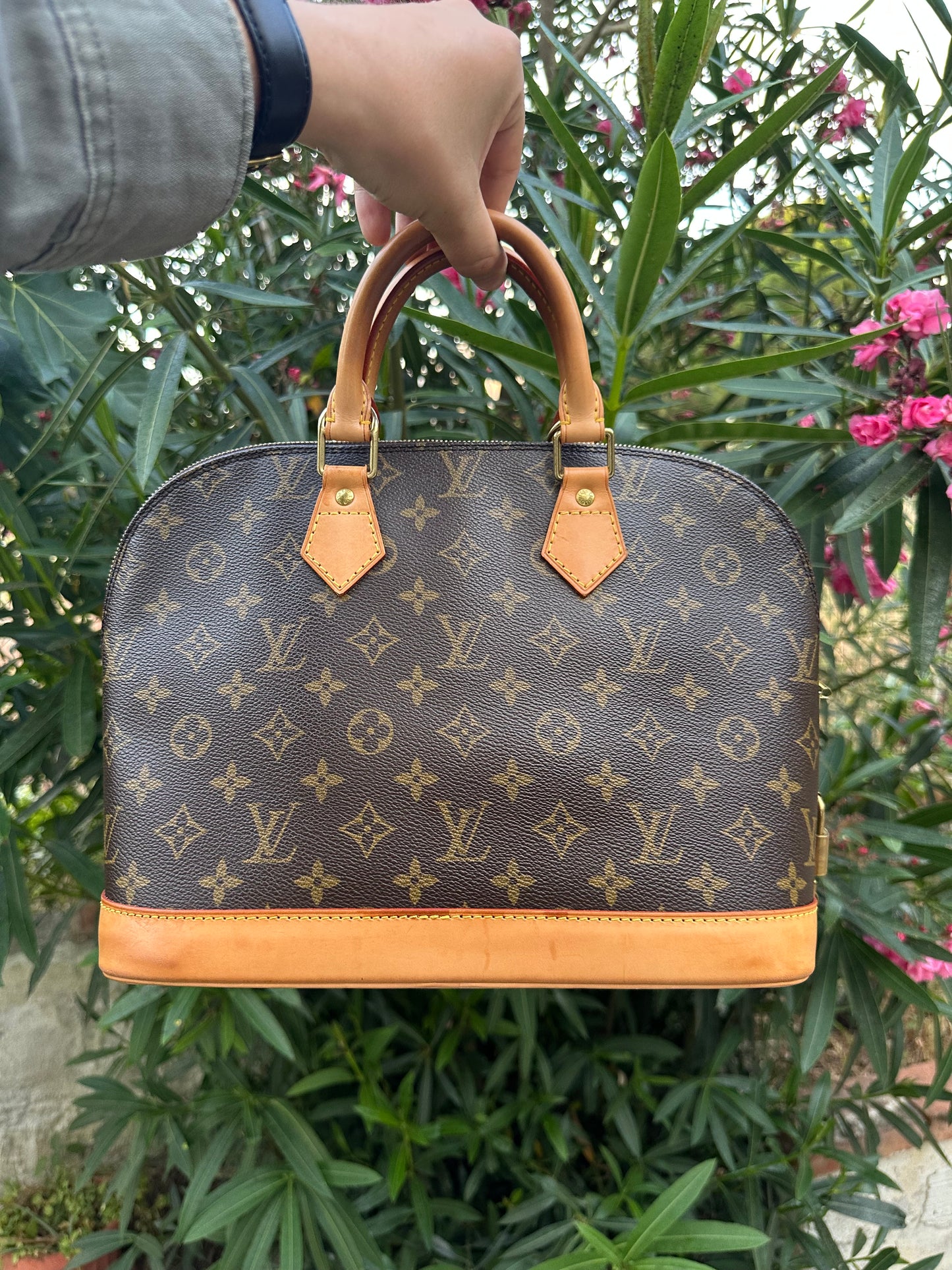 Louis Vuitton alma pm