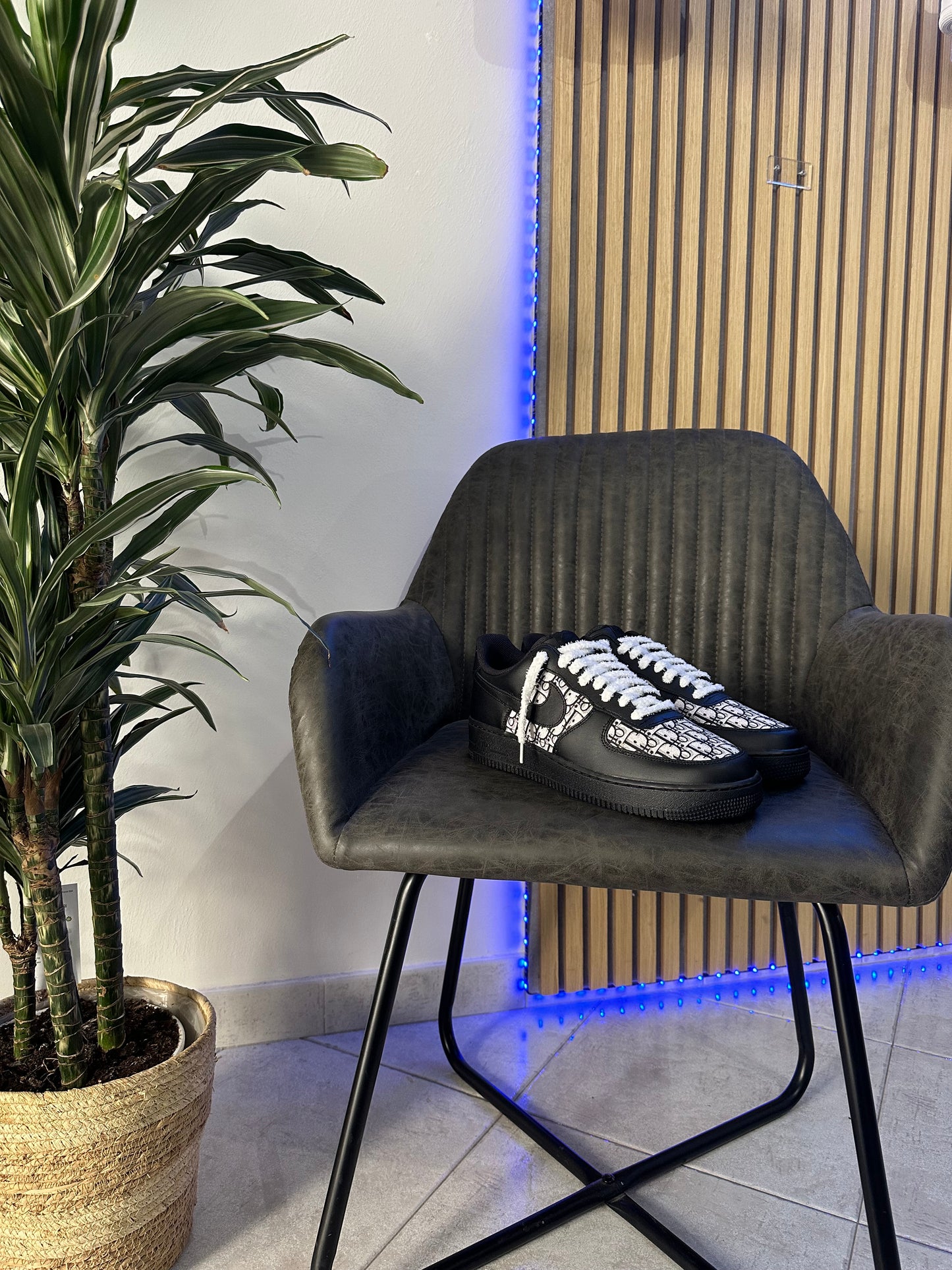 AIR FORCE BLACK CUSTOM PATTERN DIOR