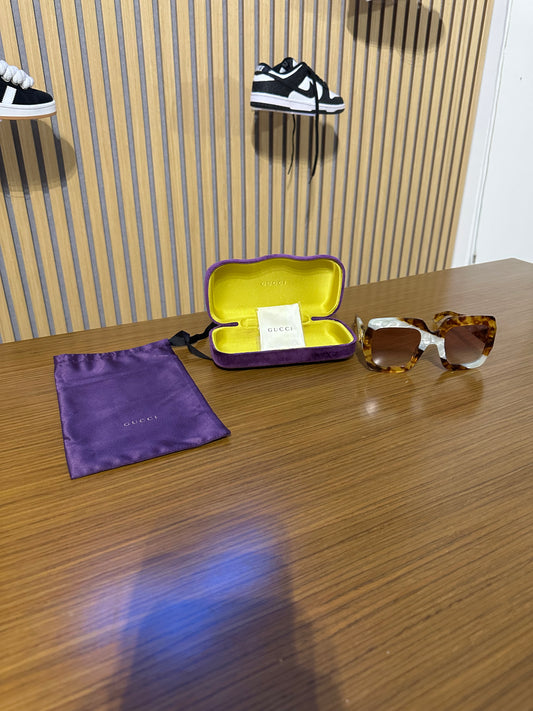 SUNGLASSES GUCCI