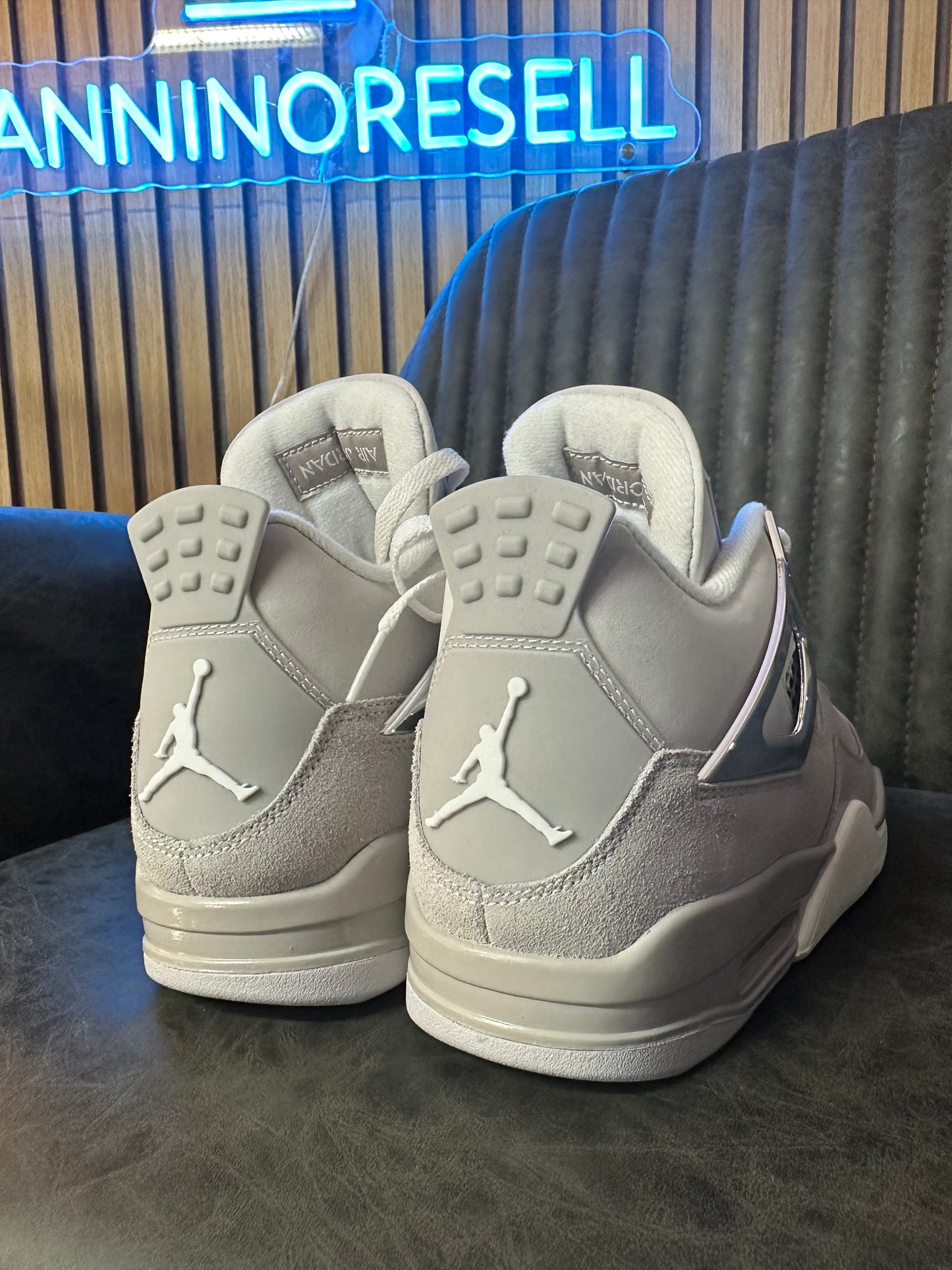 JORDAN 4 FROZEN