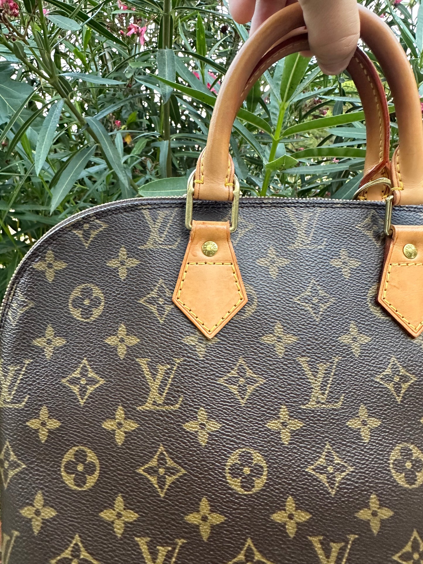 Louis Vuitton alma pm