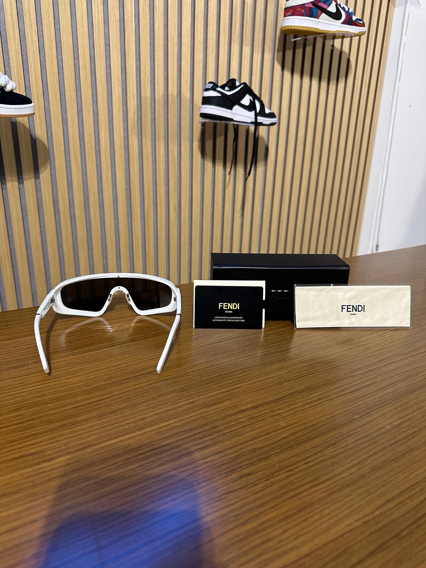 SUNGLASSES FENDI