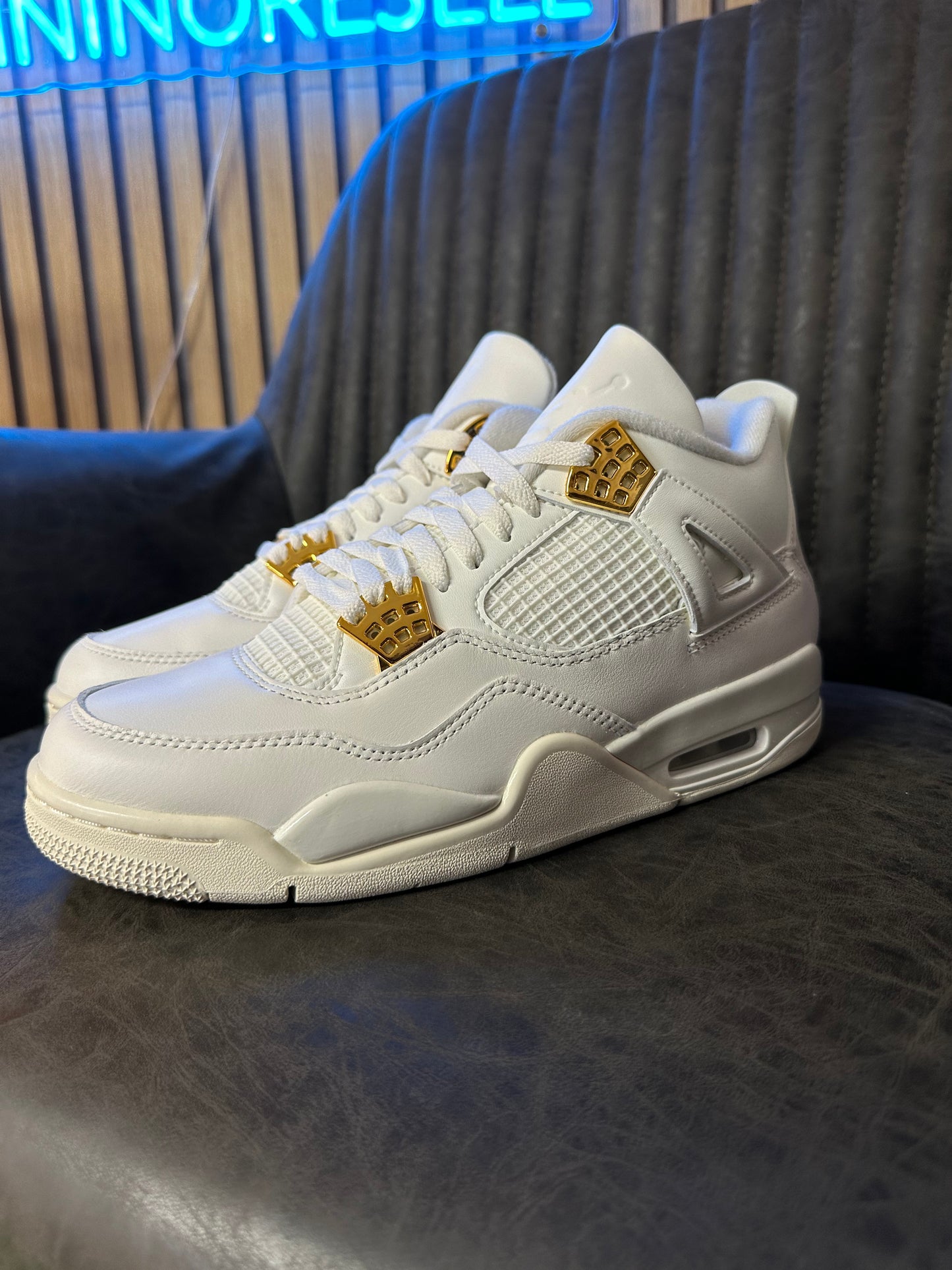 JORDAN 4 METALLIC GOLD
