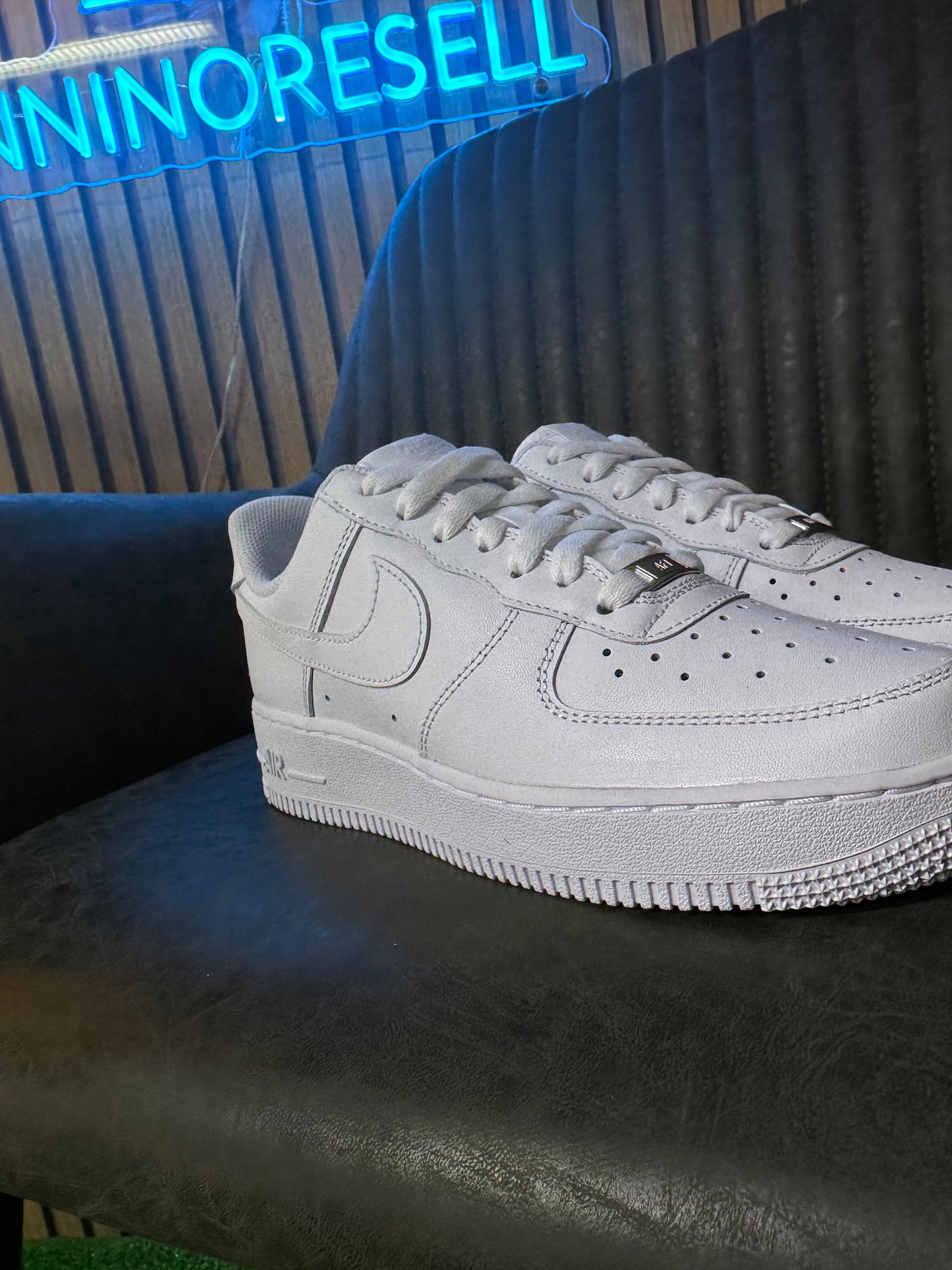 NIKE AIR FORCE 1 WHITE
