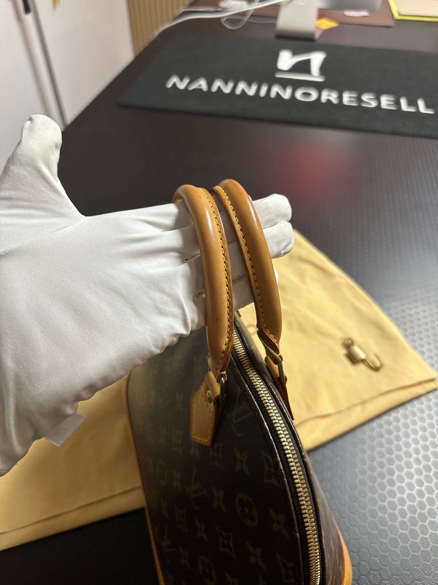 Louis Vuitton alma pm