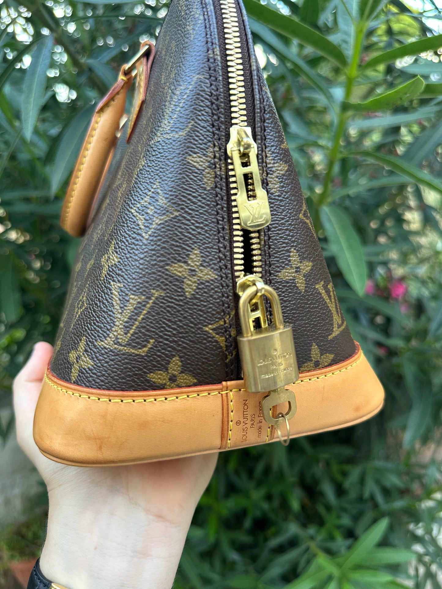 Louis Vuitton alma pm