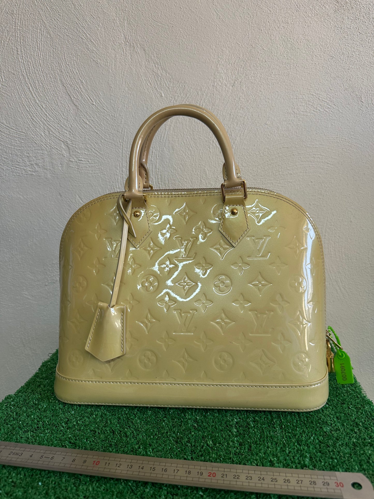 LOUIS VUITTON ALMA PM VERNIS GIALLA