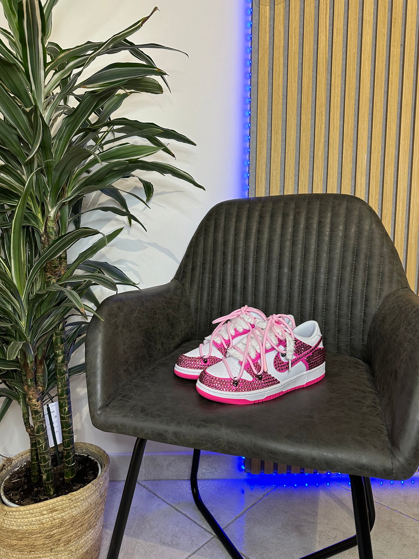 DUNK LOW FUCSIA SWAROSKY + Extra laces pink