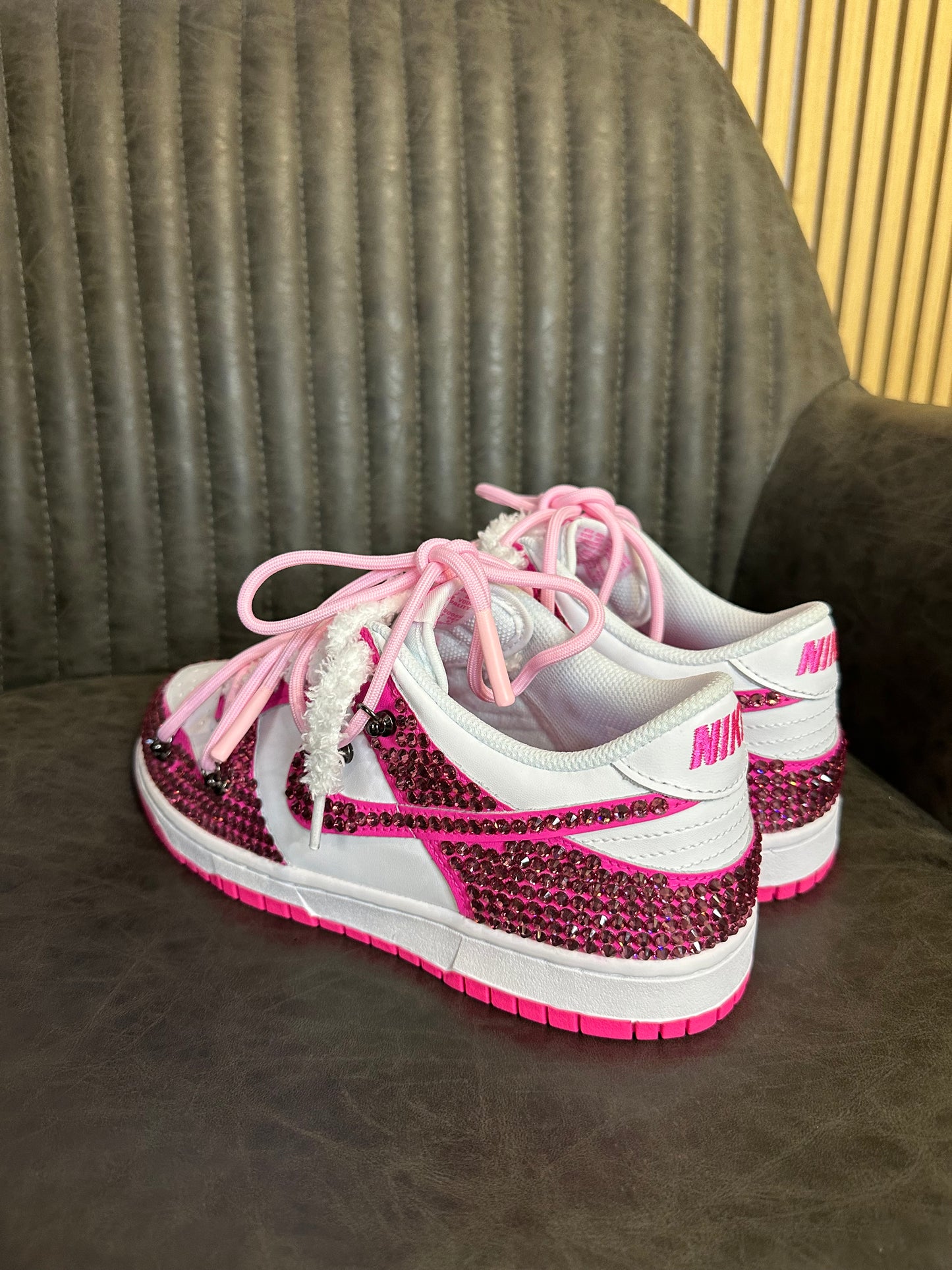 DUNK LOW FUCSIA SWAROSKY + Extra laces pink