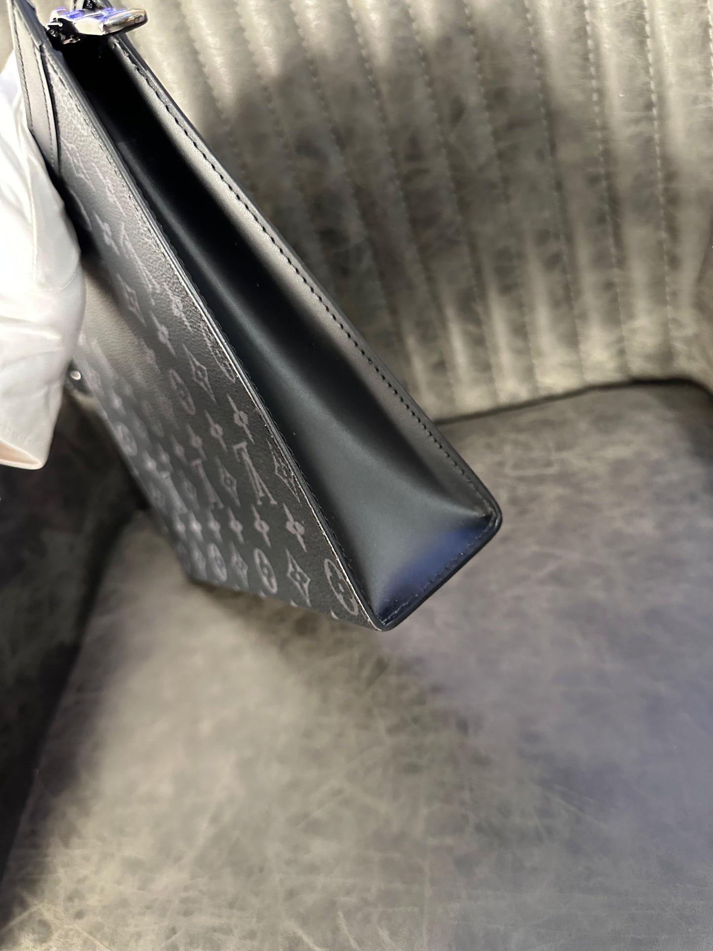 Pochette Voyage MM monogram LOUIS VUITTON