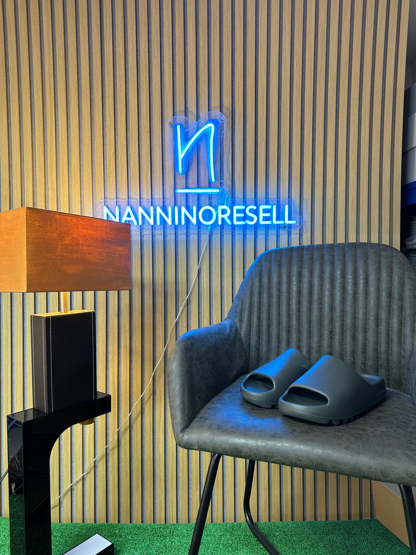 YEEZY SLIDE DARK ONYX