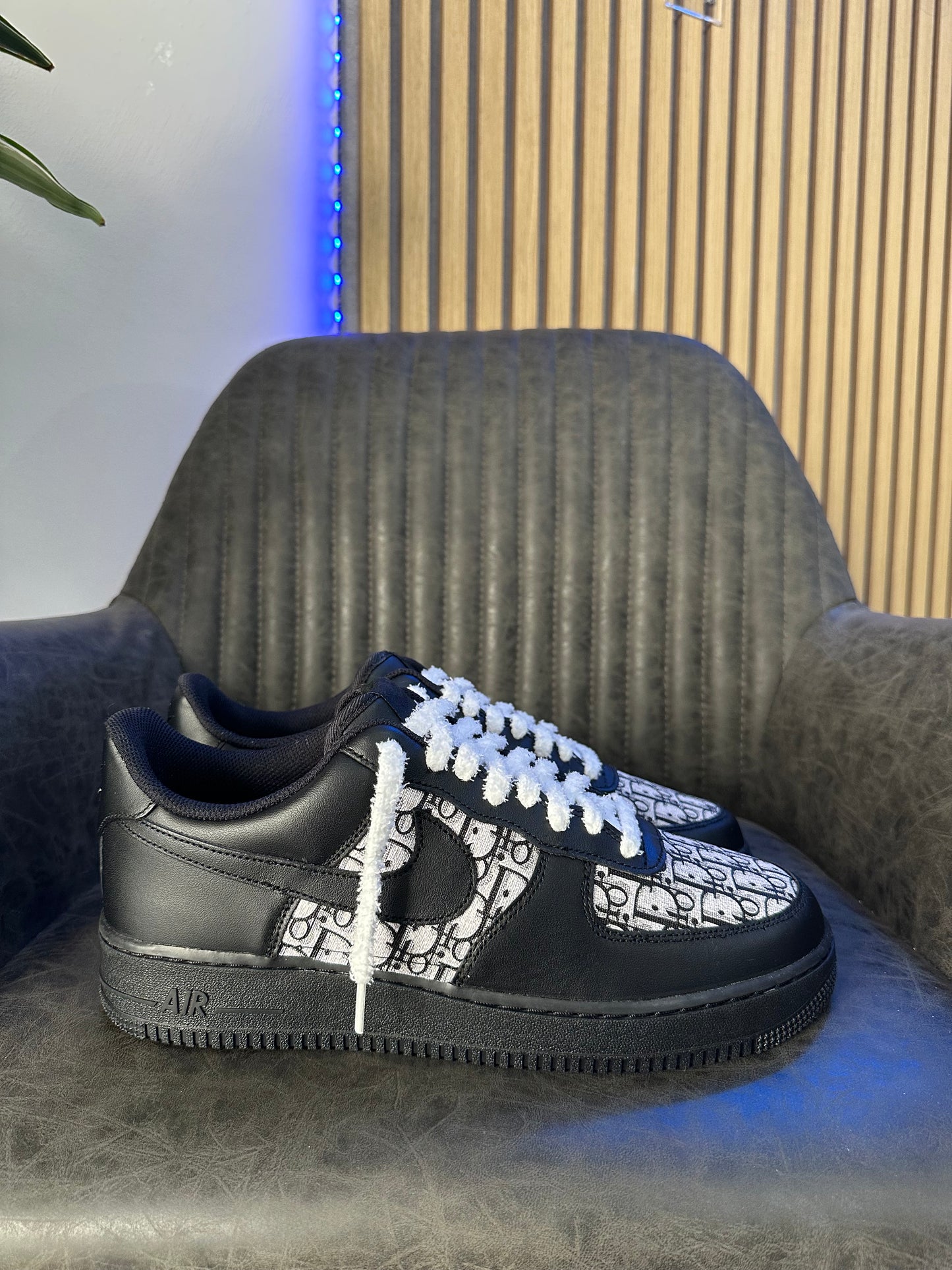 AIR FORCE BLACK CUSTOM PATTERN DIOR