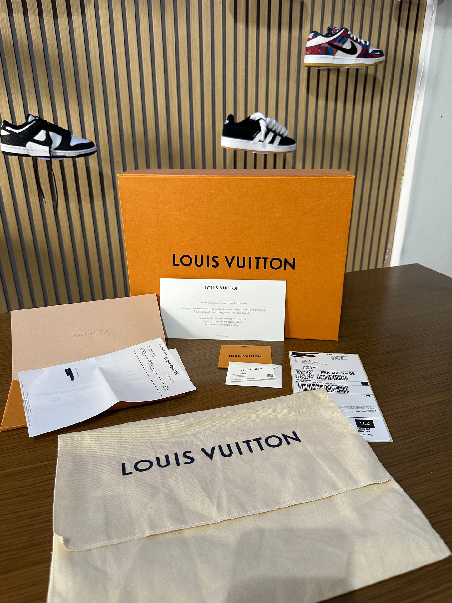 Pochette Voyage MM monogram LOUIS VUITTON