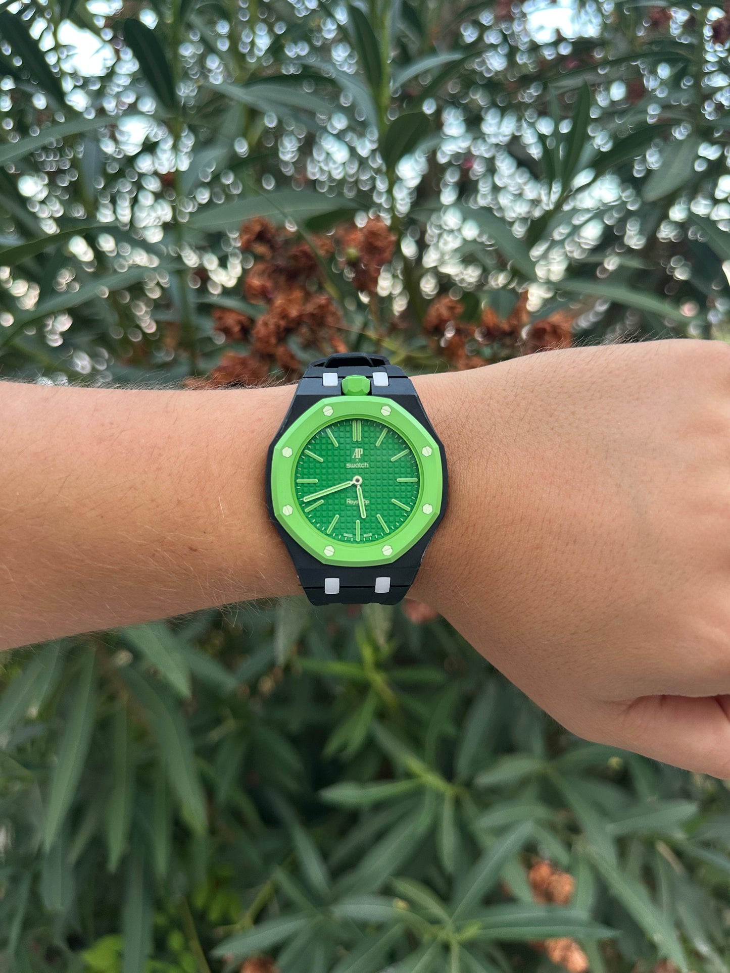 SWATCH X AUDEMARS GREEN EIGHT