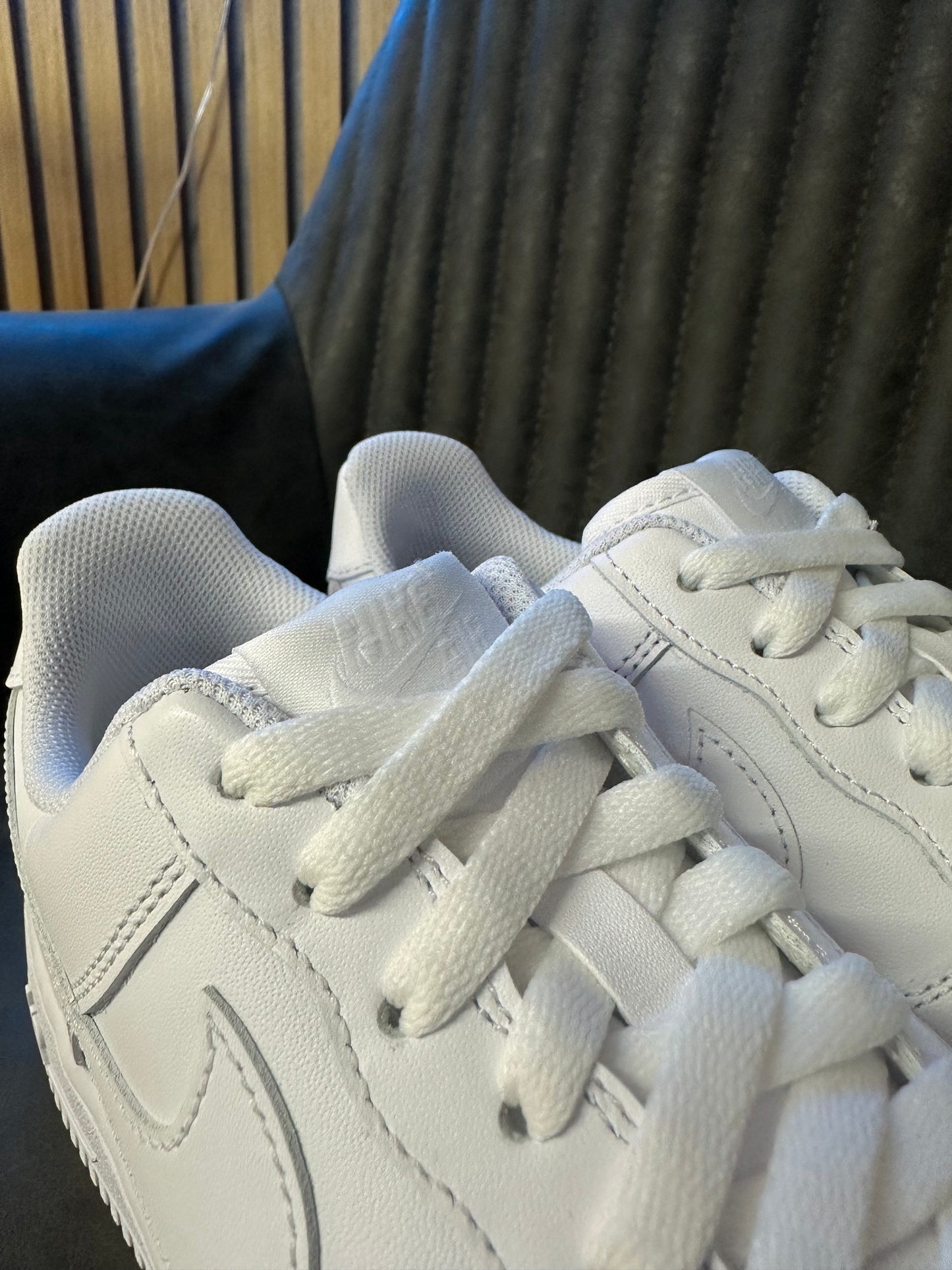 NIKE AIR FORCE 1 WHITE