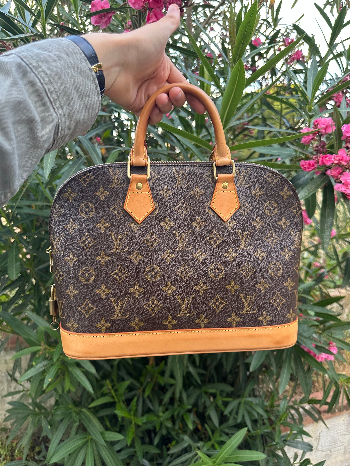 Louis Vuitton alma pm