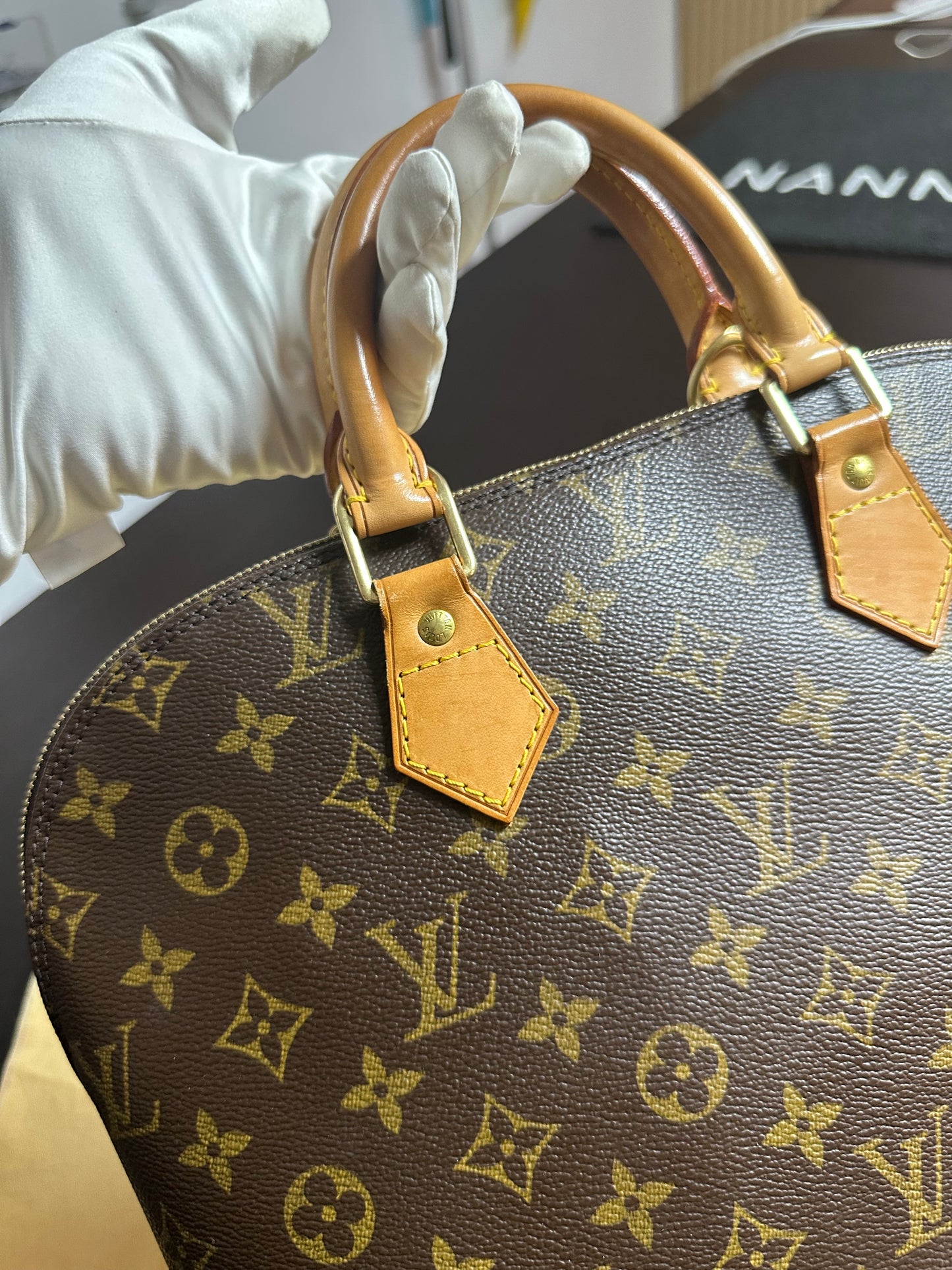 Louis Vuitton alma pm