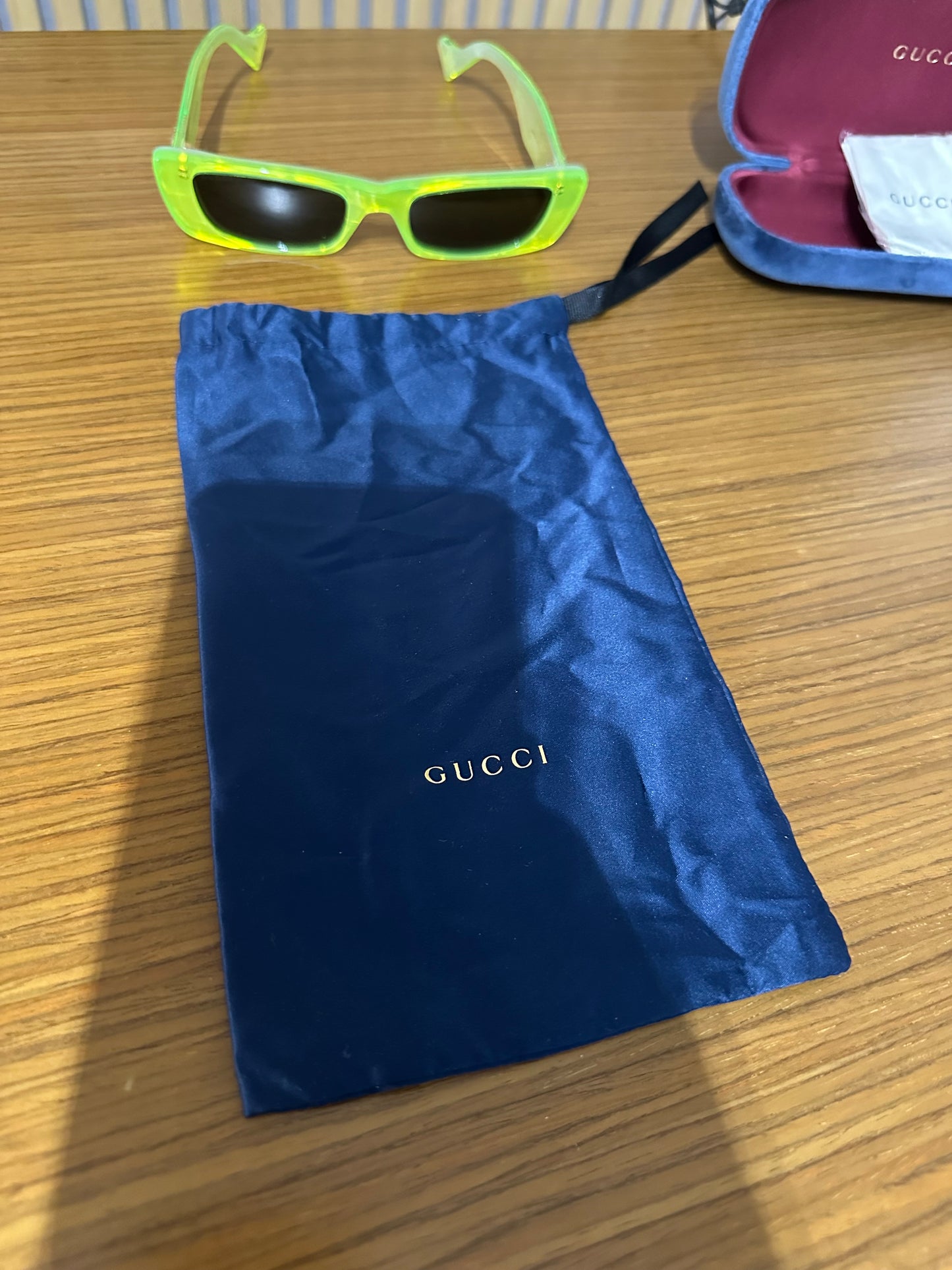 SUNGLASSES GUCCI