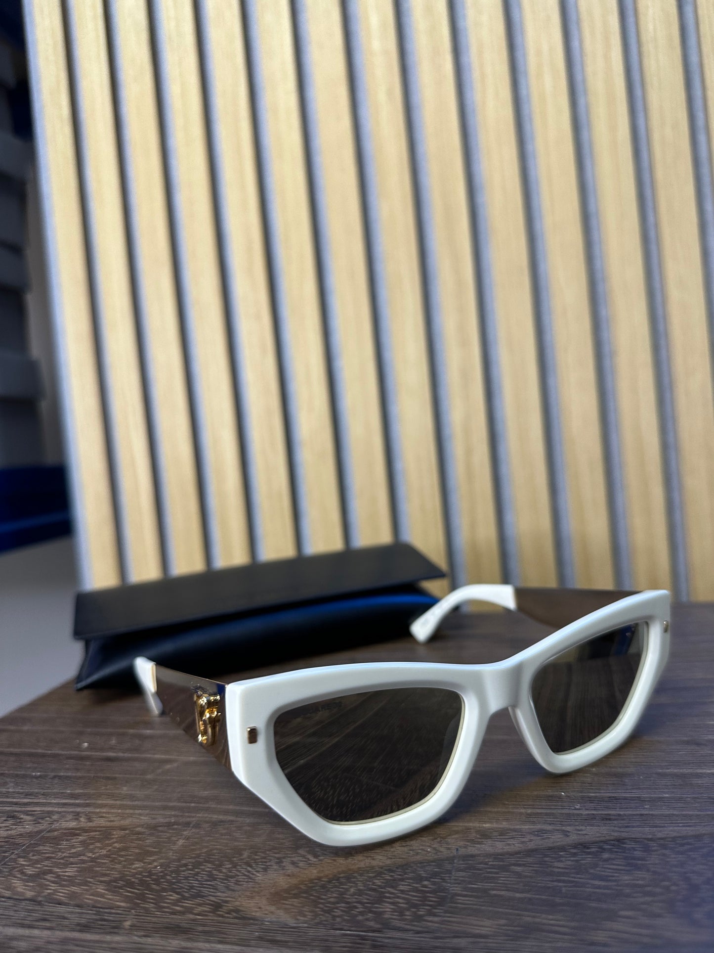 SUNGLASSES DSQUARED2